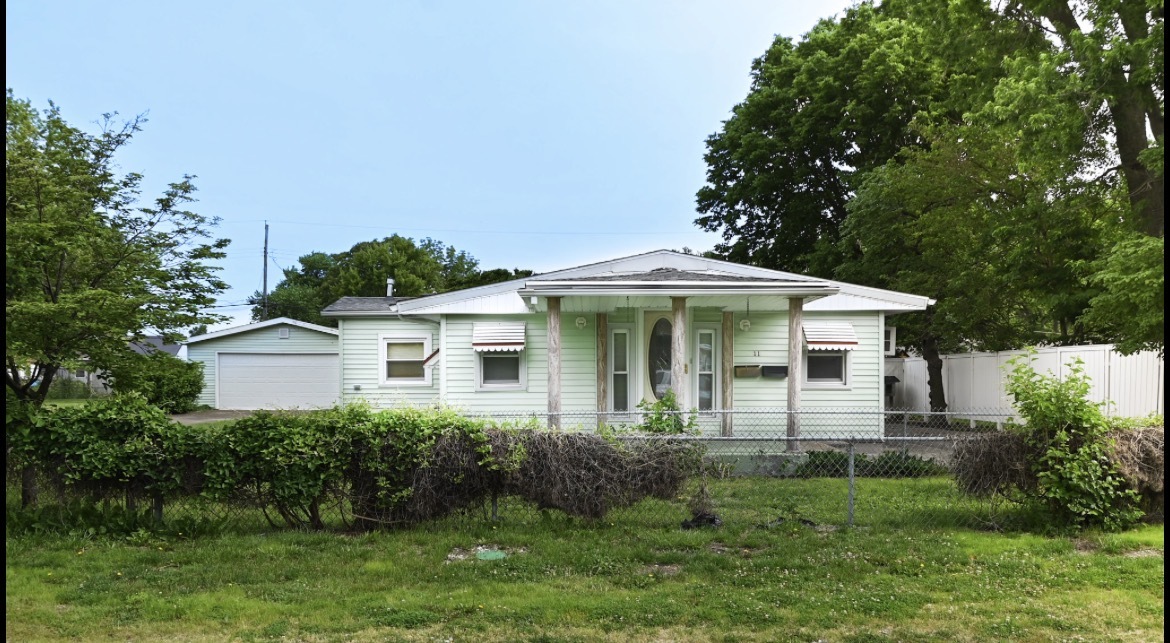 11 Woodlawn Street
