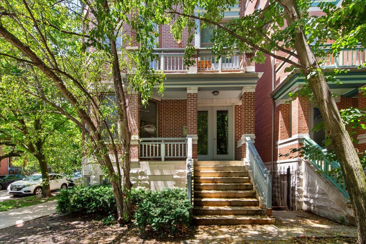 1544 Hoyne Avenue