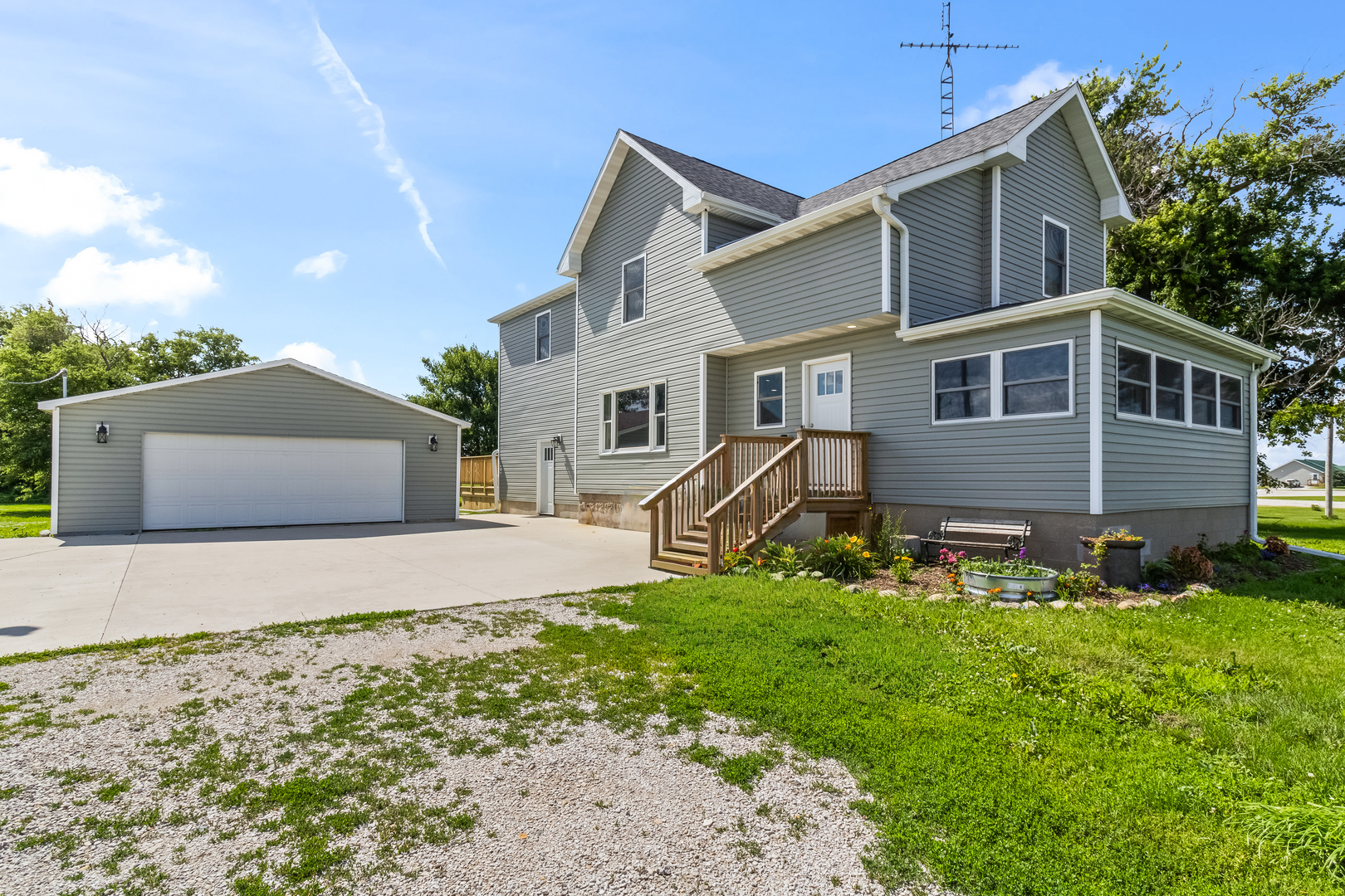 17469 300 East Road