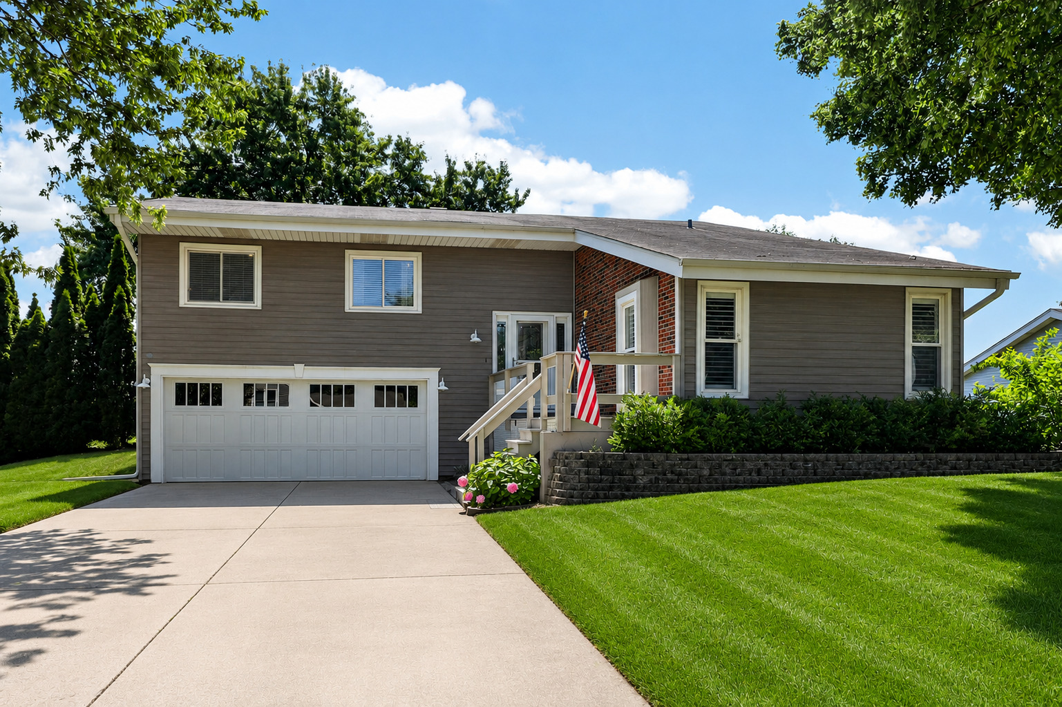 186 ROYCE Drive