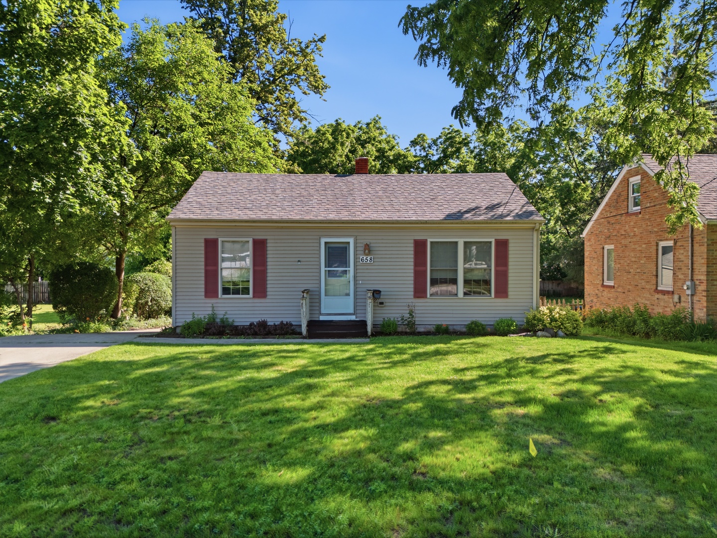 658 Pleasant Street