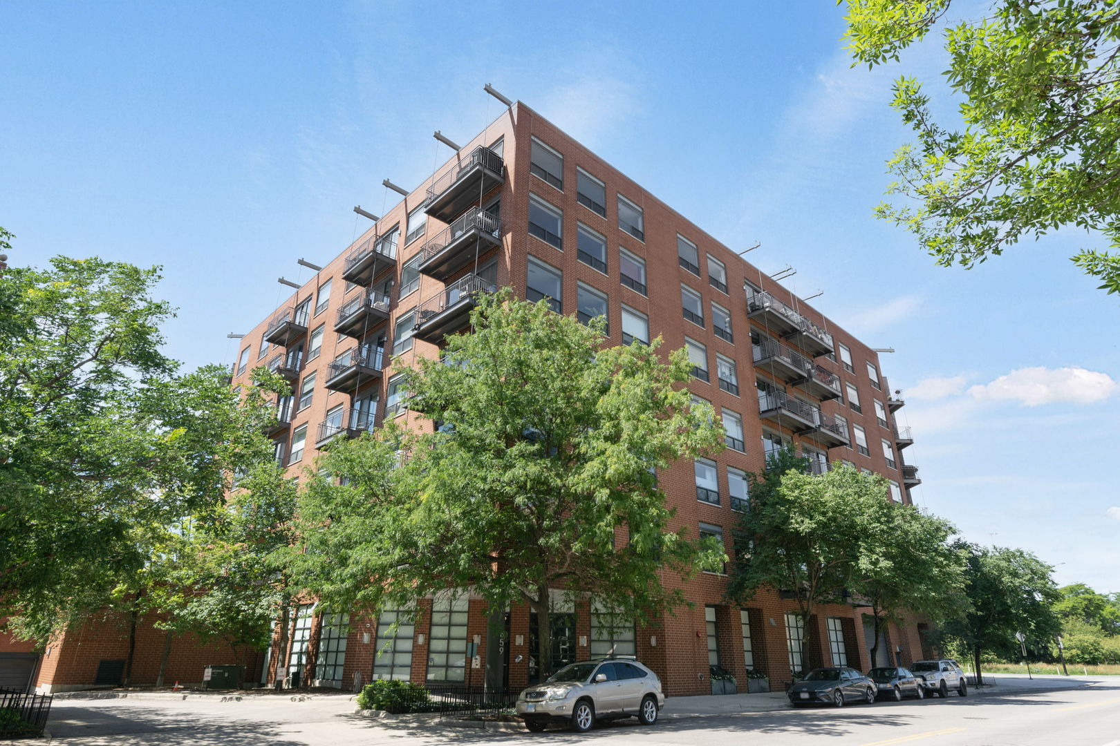 859 Erie Street