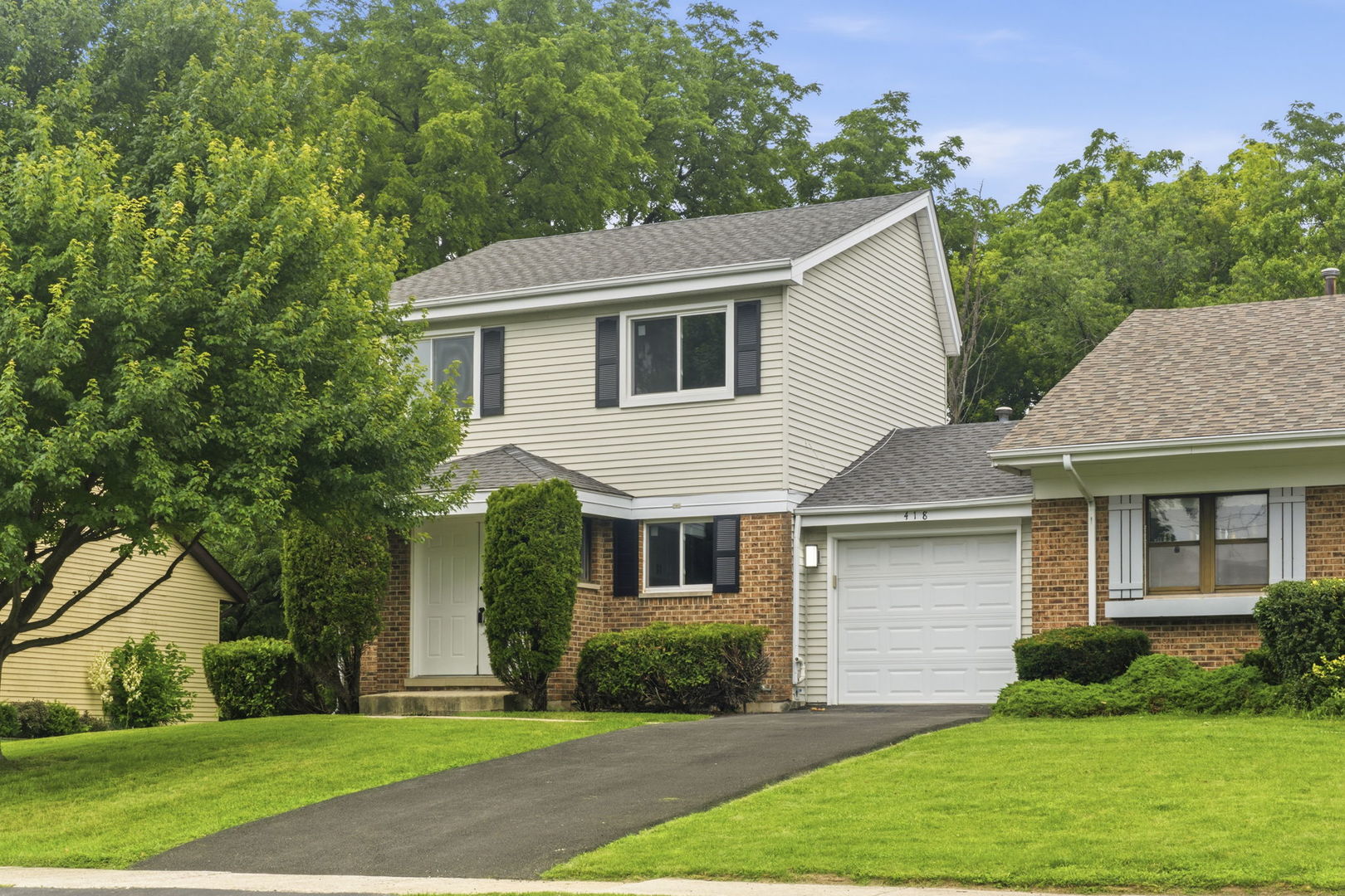 23W418 Greenbriar Drive