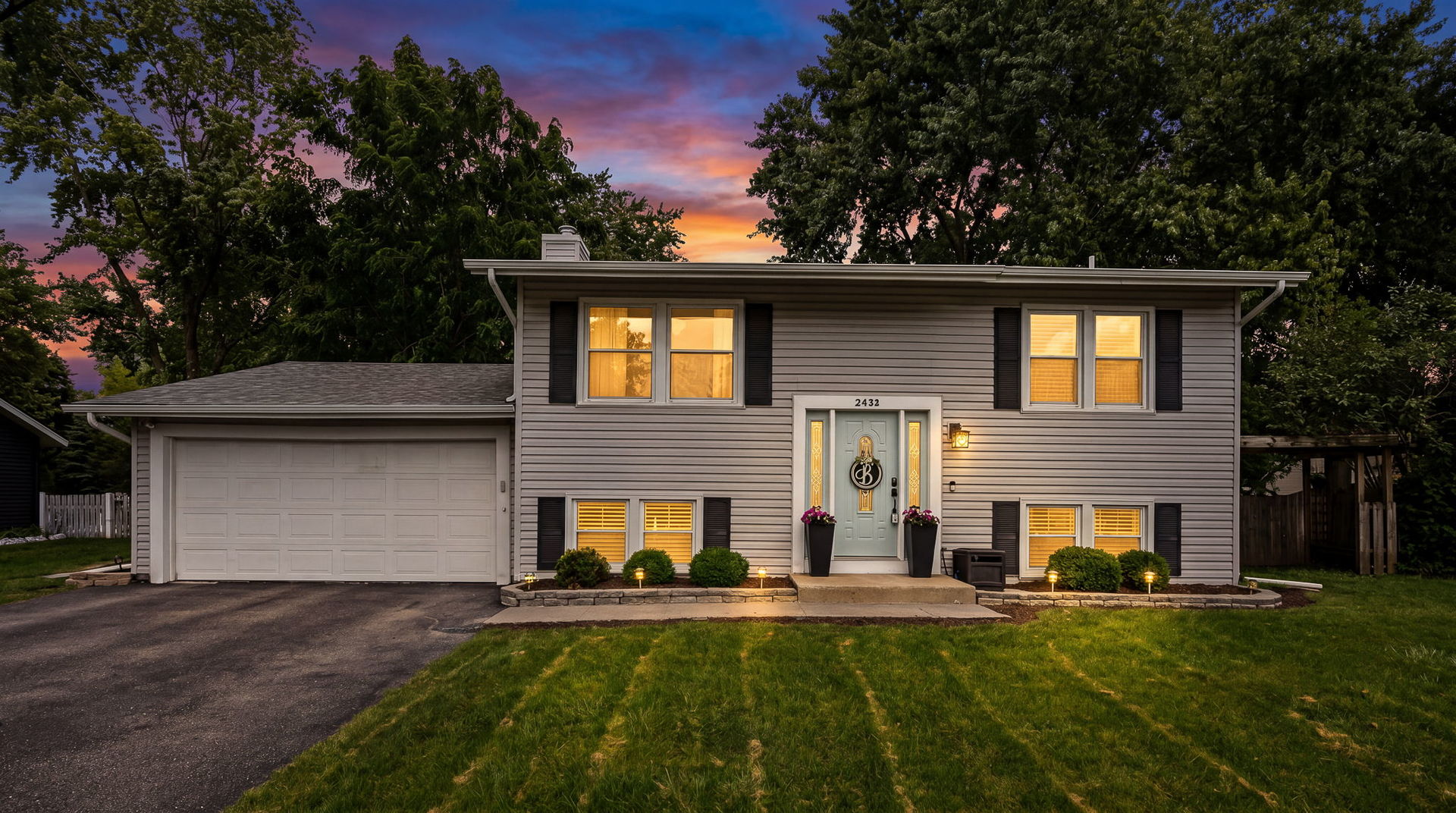 2434 Oakdale Court