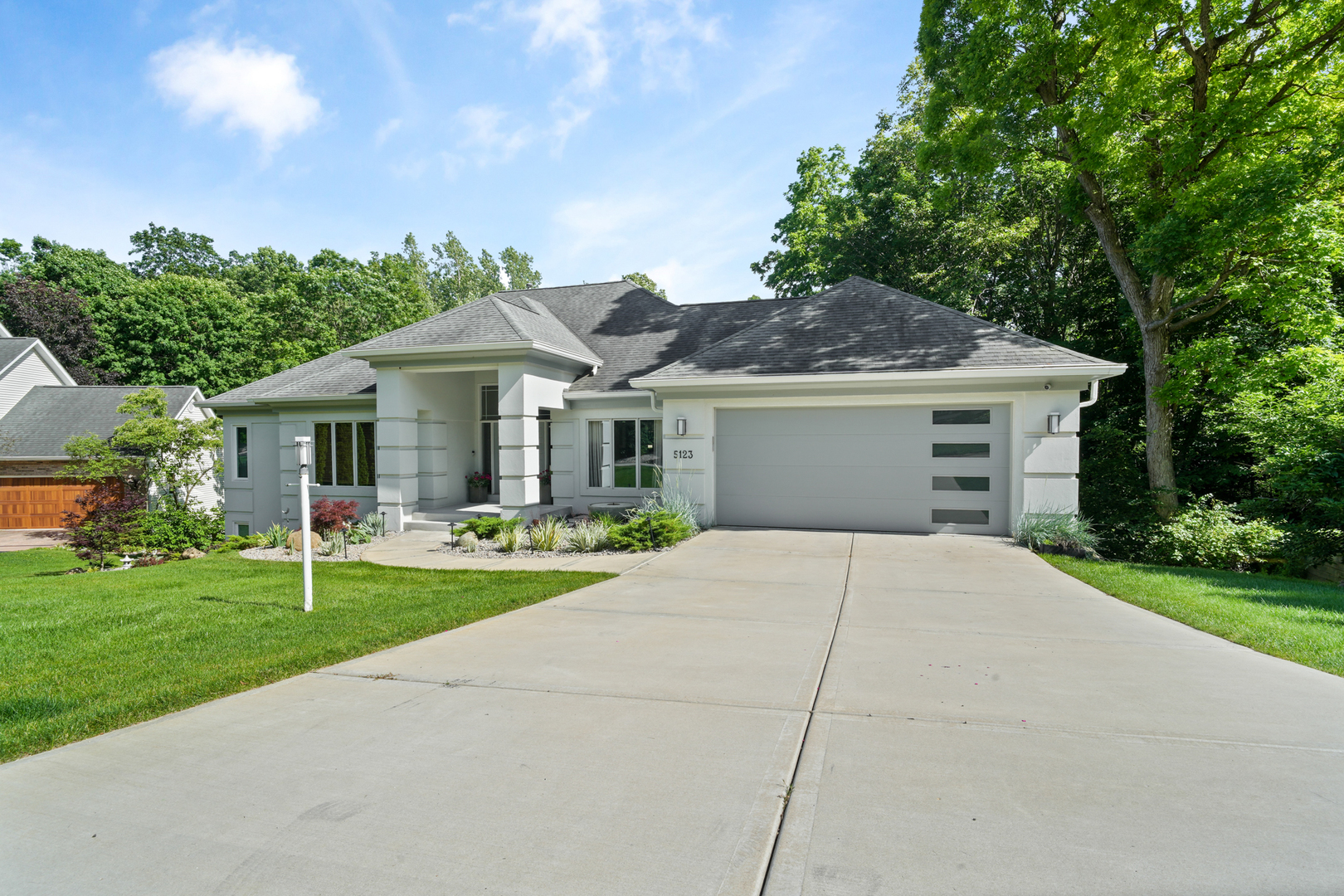 5123 Regents Park Road