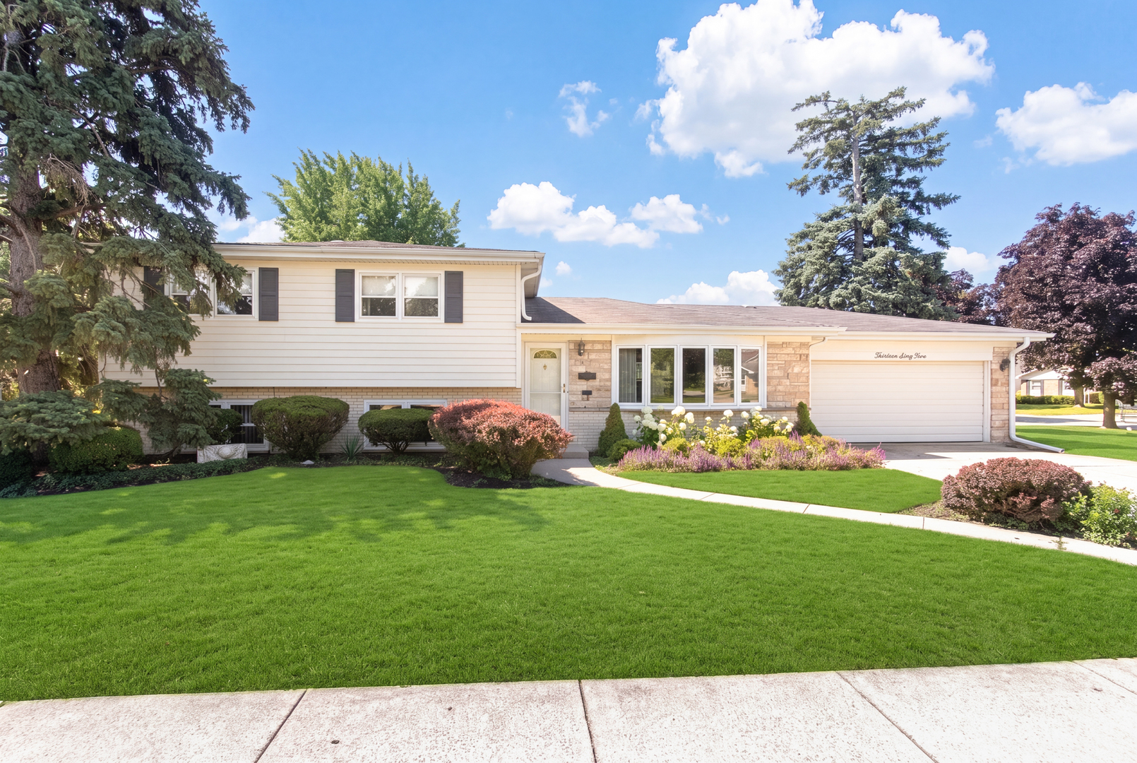 1469 Webster Lane