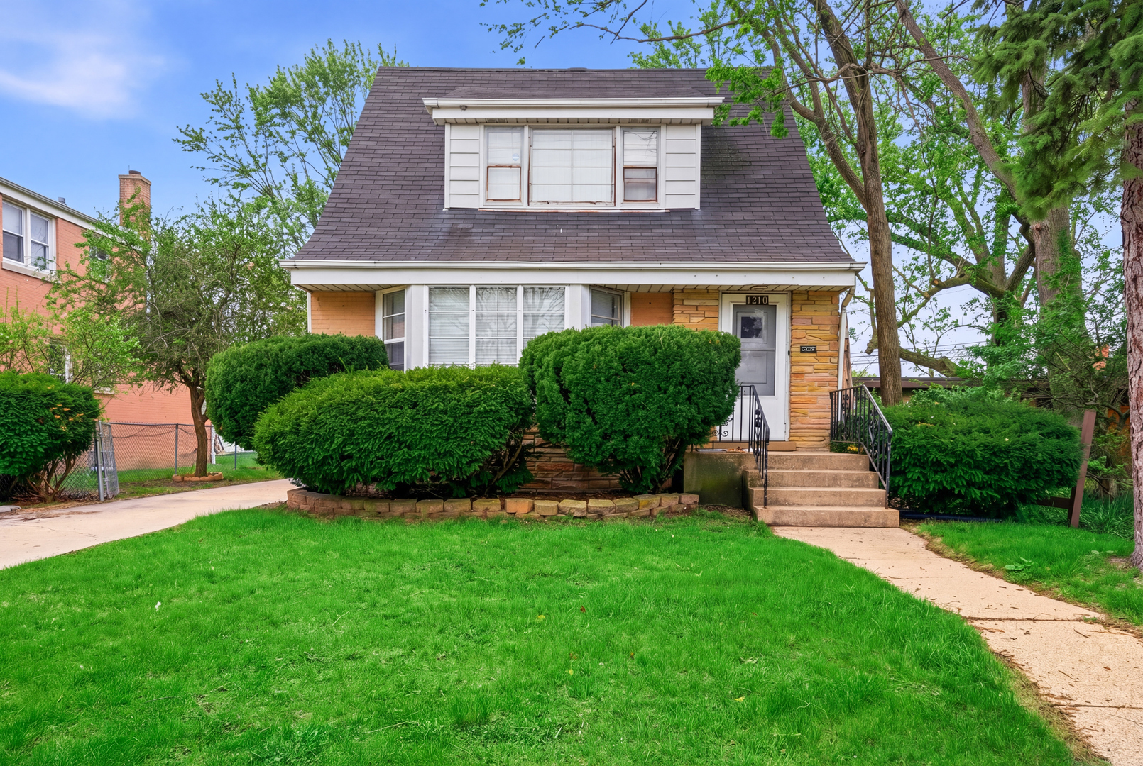1216 Northwest Highway