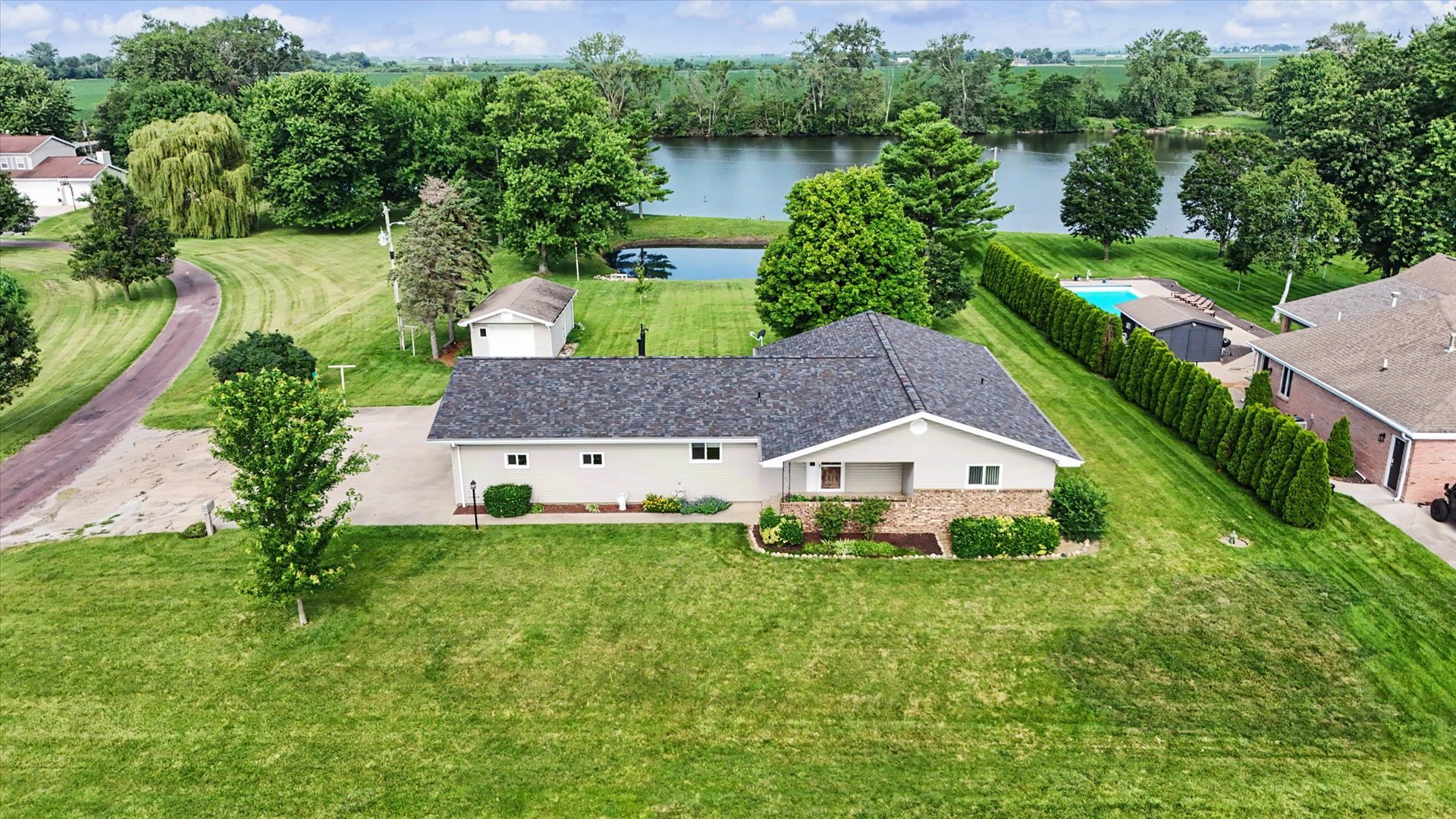101 Lakeview Drive