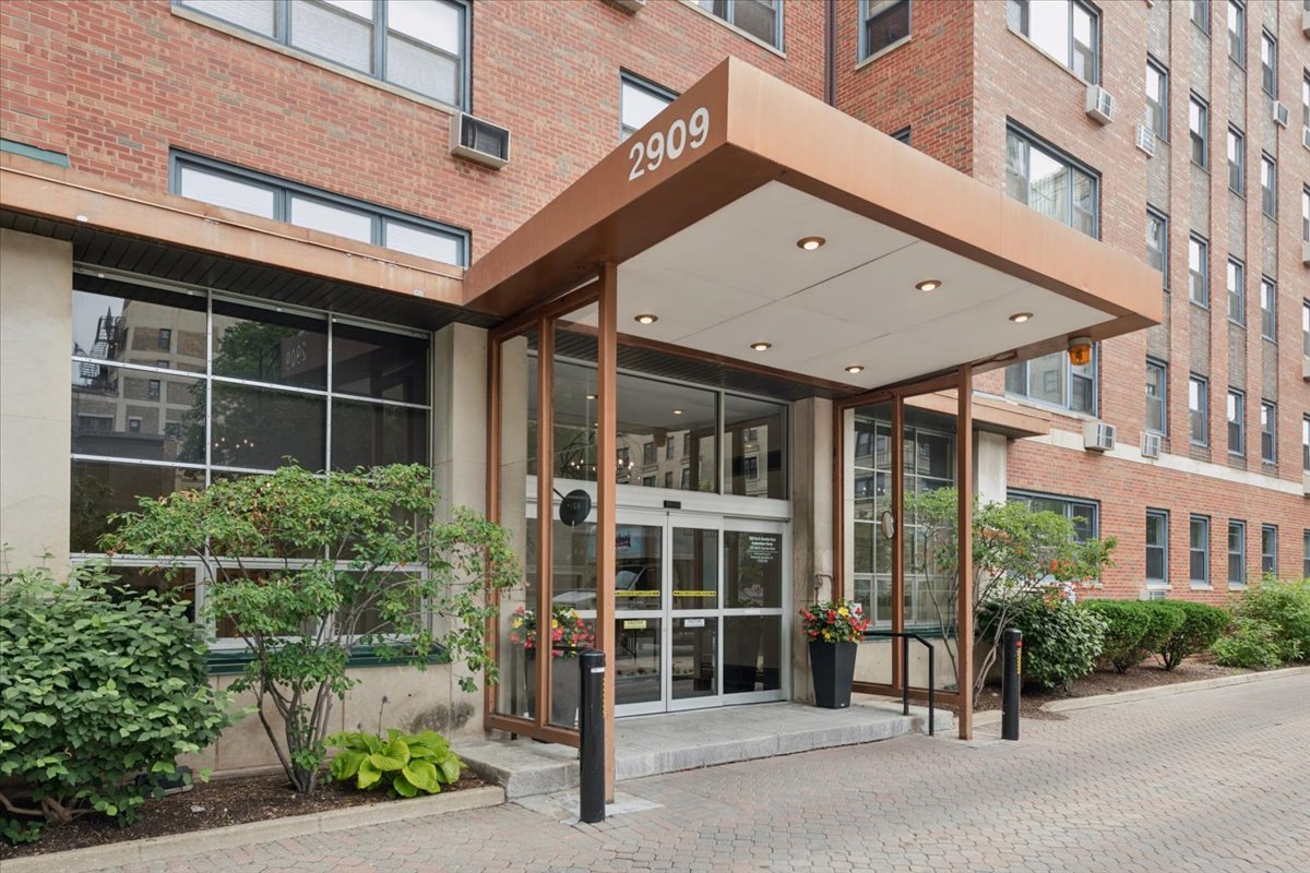 2909 SHERIDAN Road