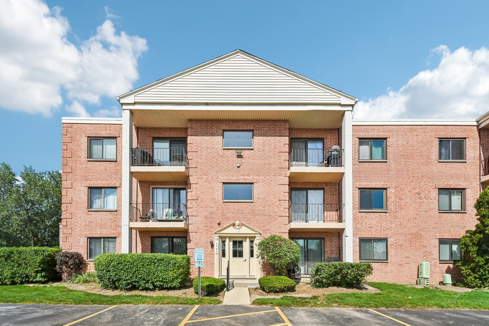 5403 Chateau Drive