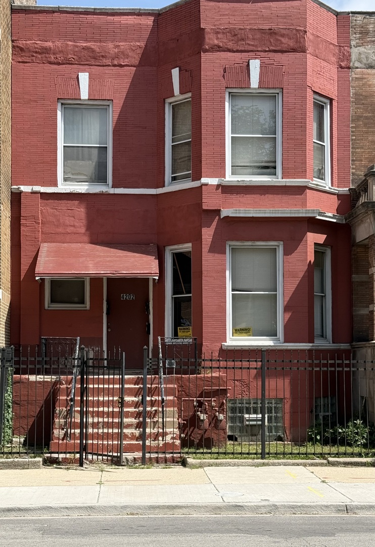 4202 Jackson Boulevard