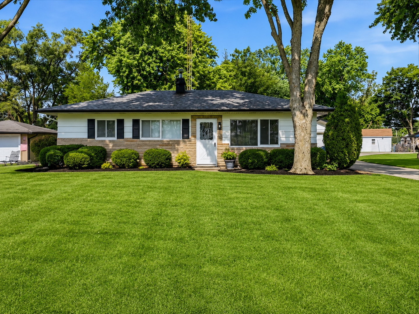 1203 Chapel Hill Road