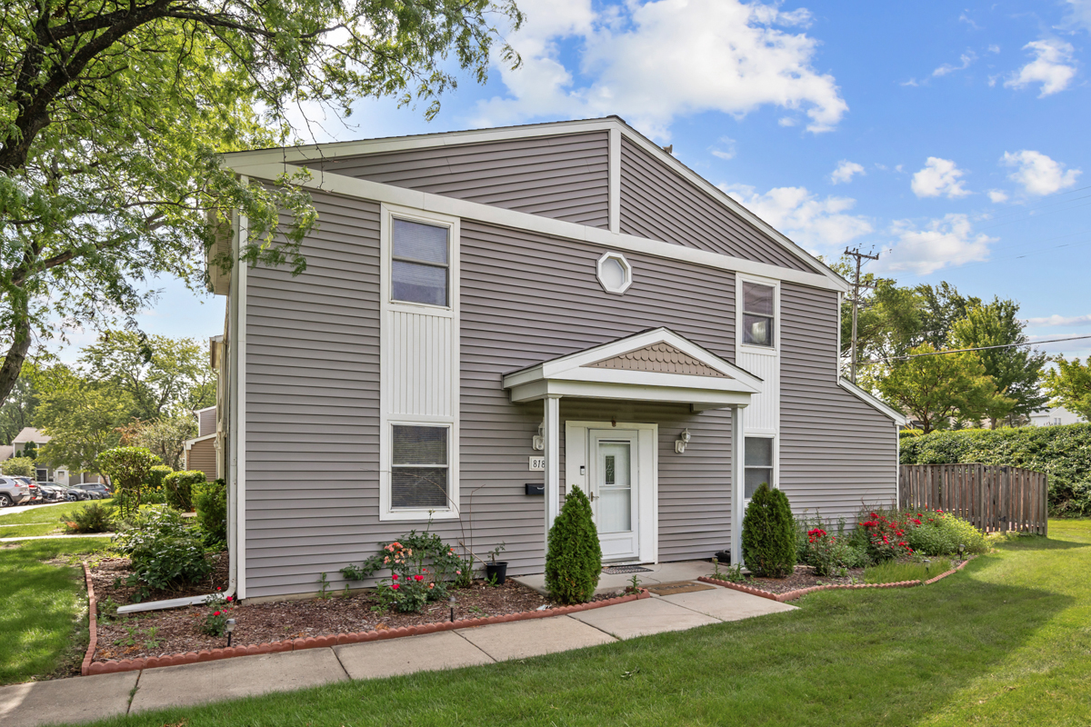 818 Dunbar Court