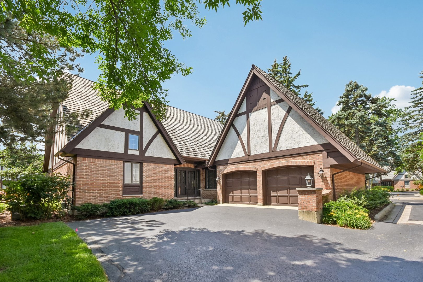 985 Coventry Lane