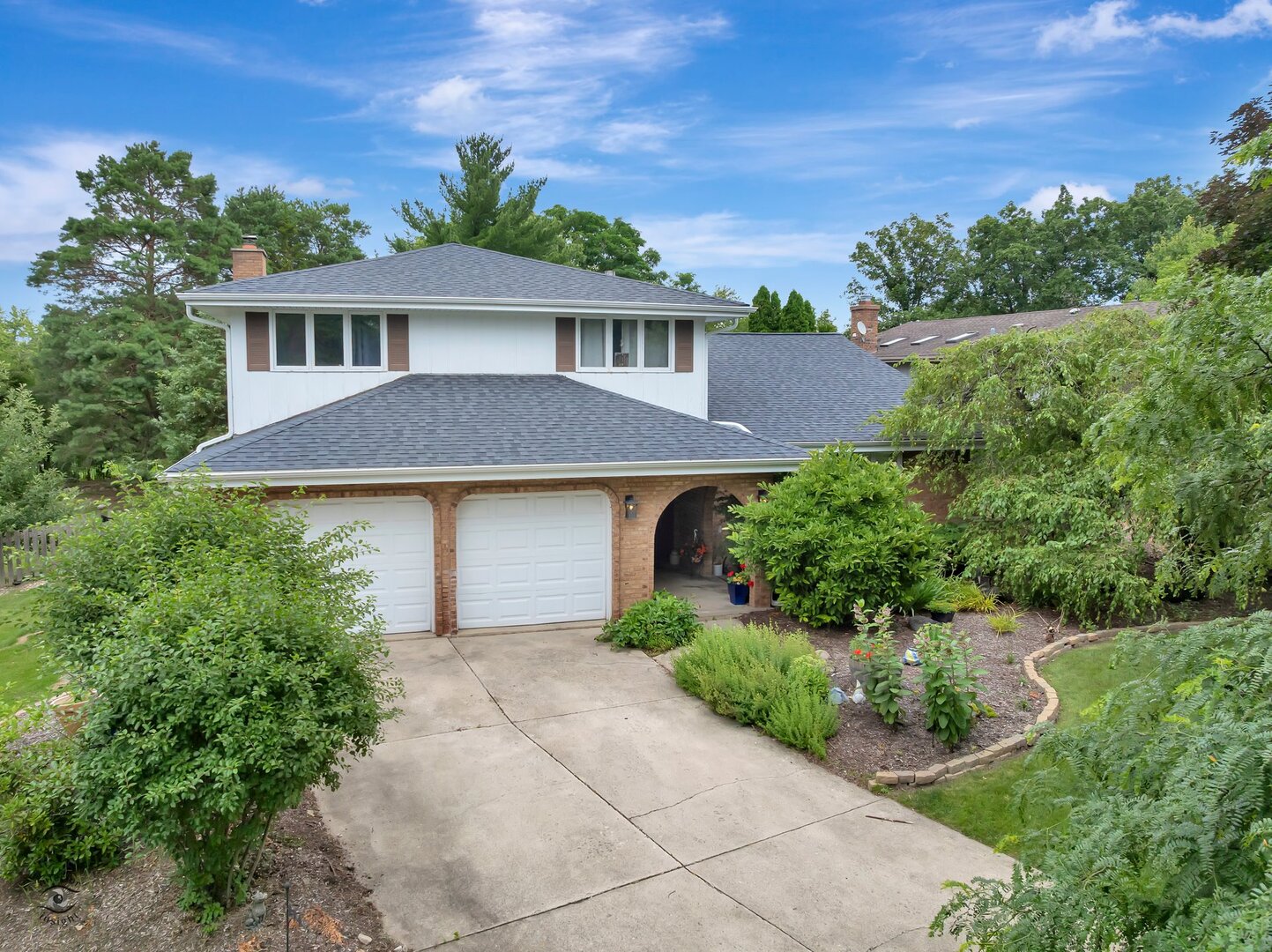 628 Camelot Drive