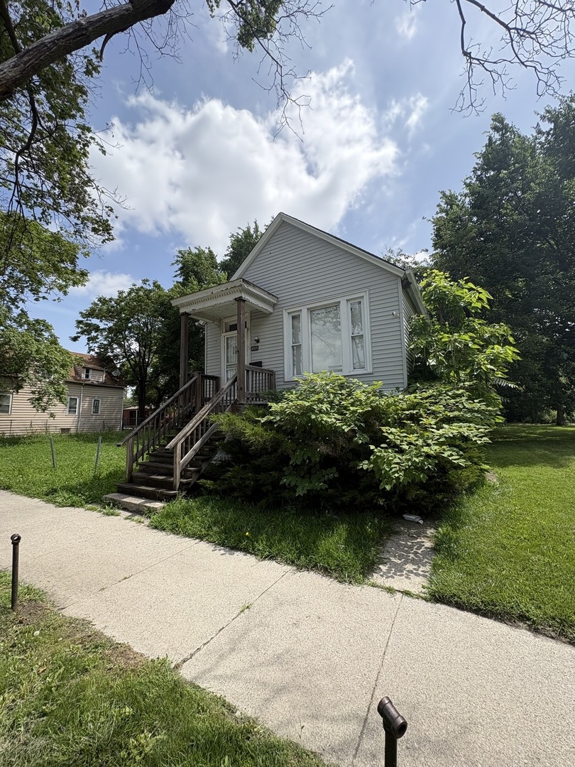 6925 May Street