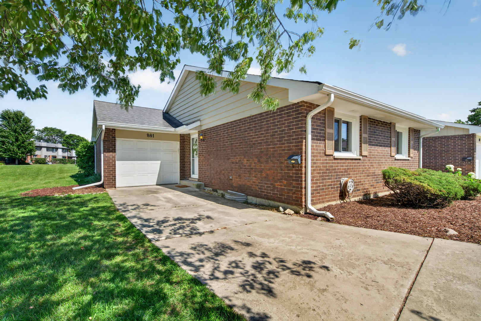 881 Heatherbrook Court