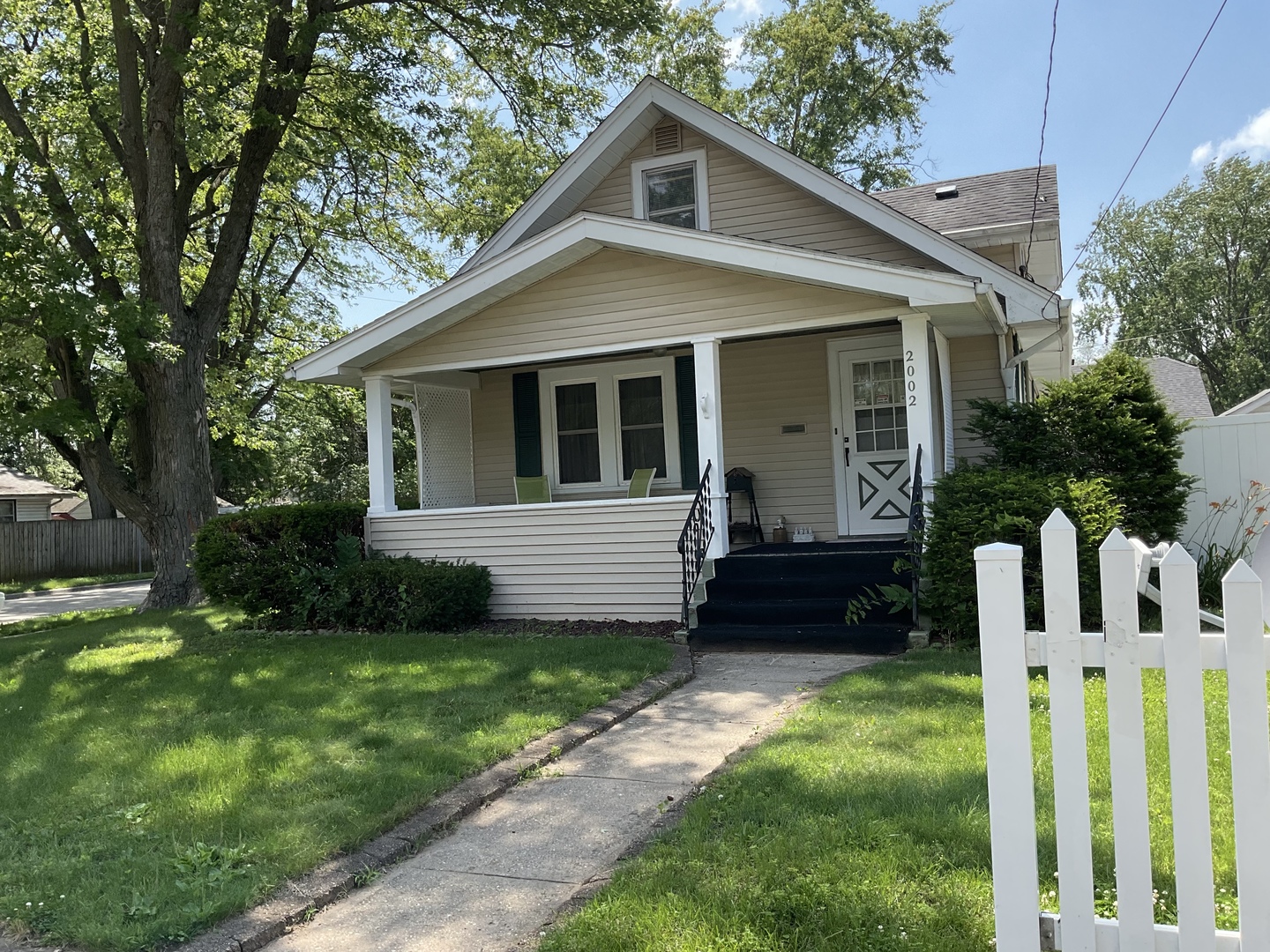 2002 RIDGE Avenue