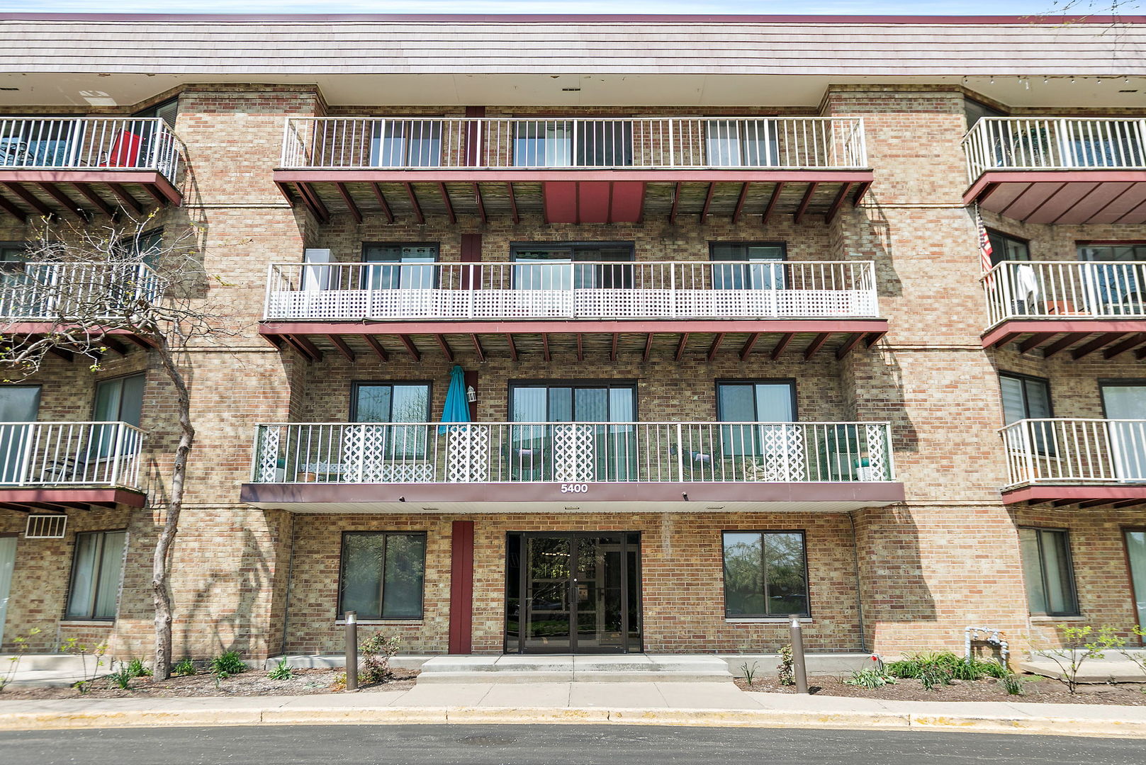 5400 Astor Lane
