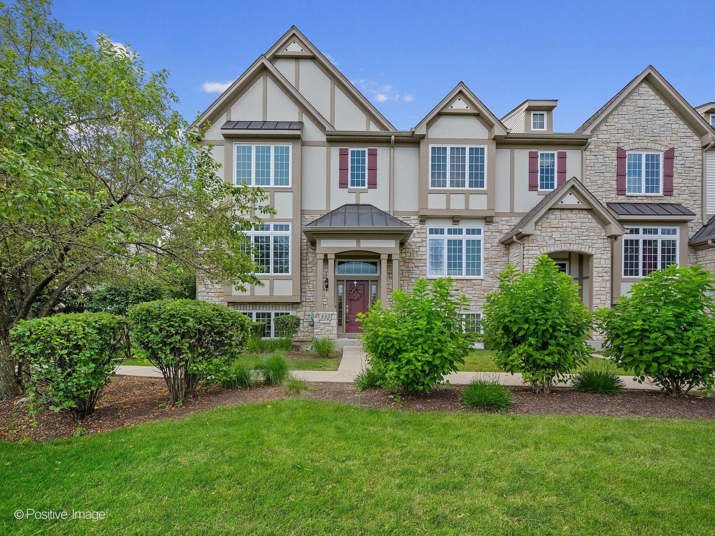 332 Castle Circle