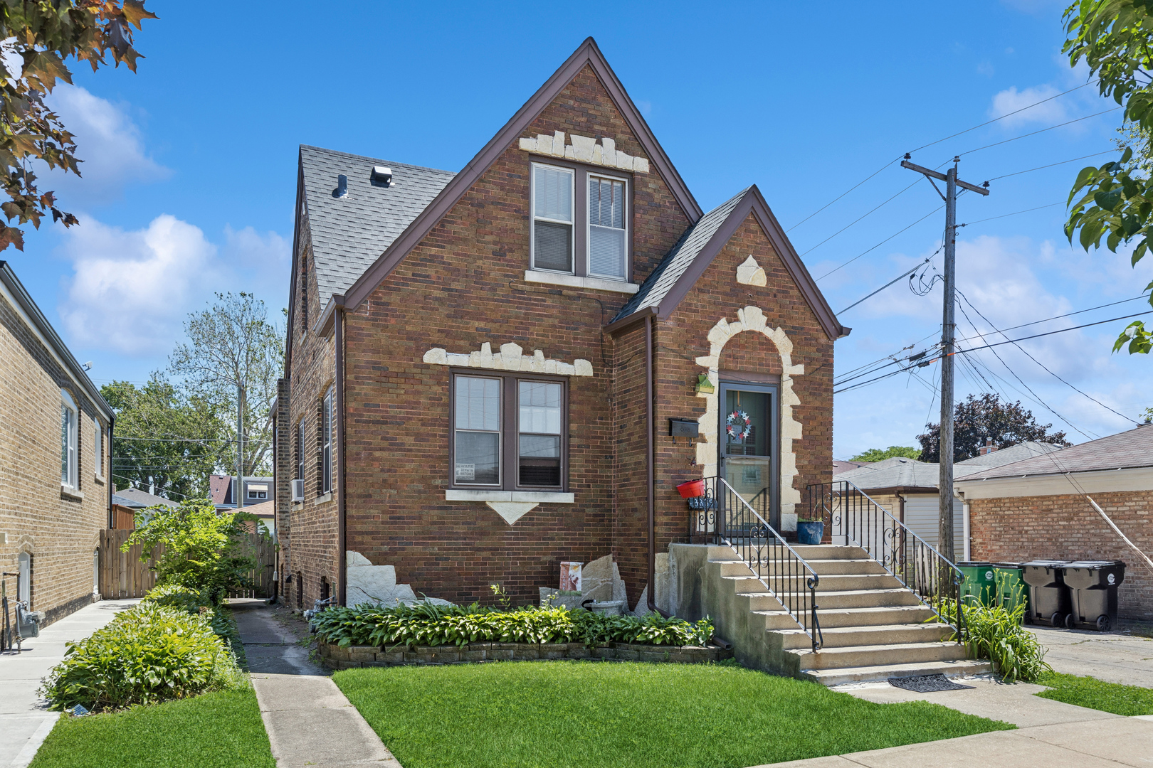 3835 Maple Avenue