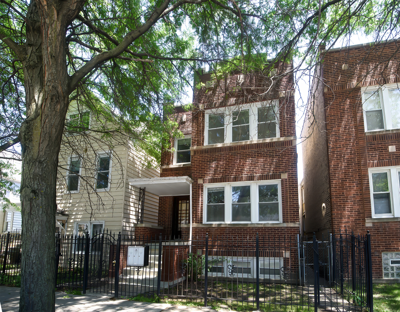 2837 Central Park Avenue