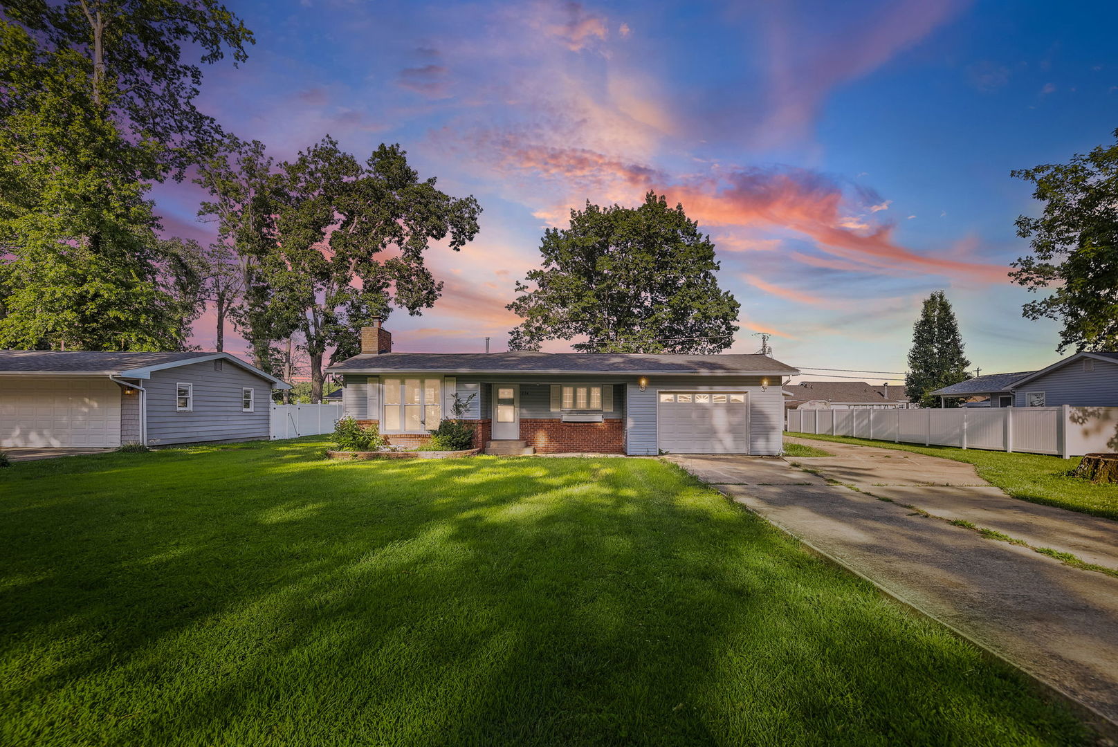 274 Oak Tree Avenue