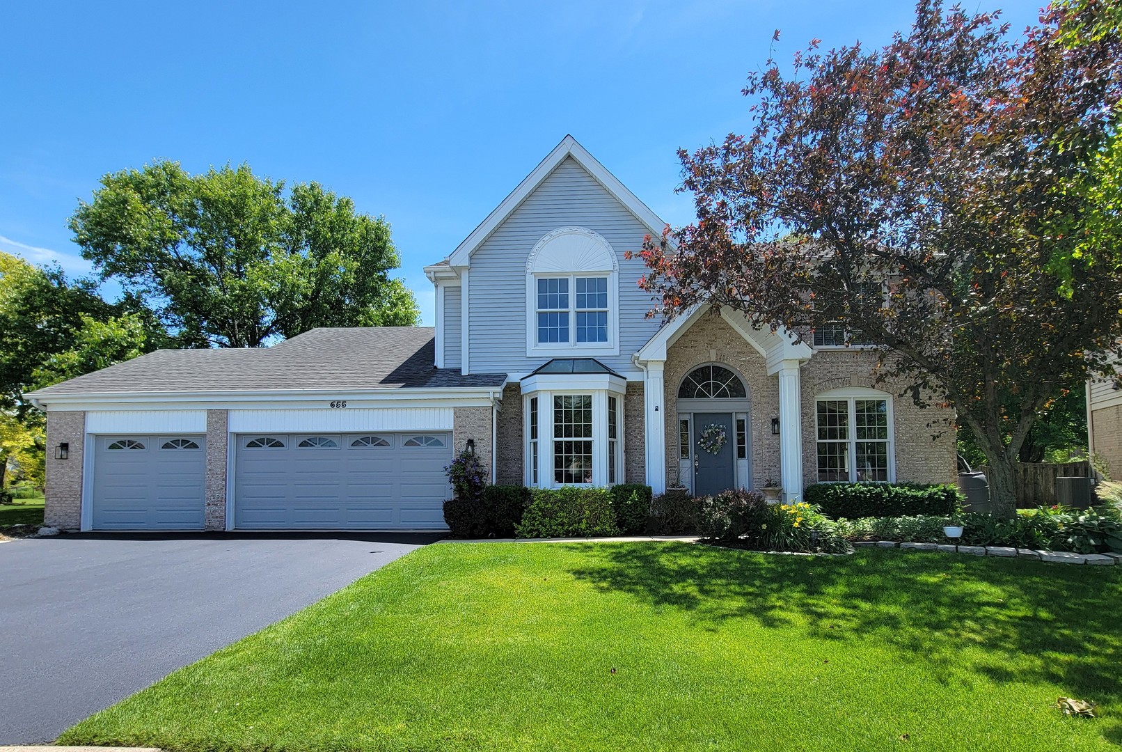 655 Castlerea Lane