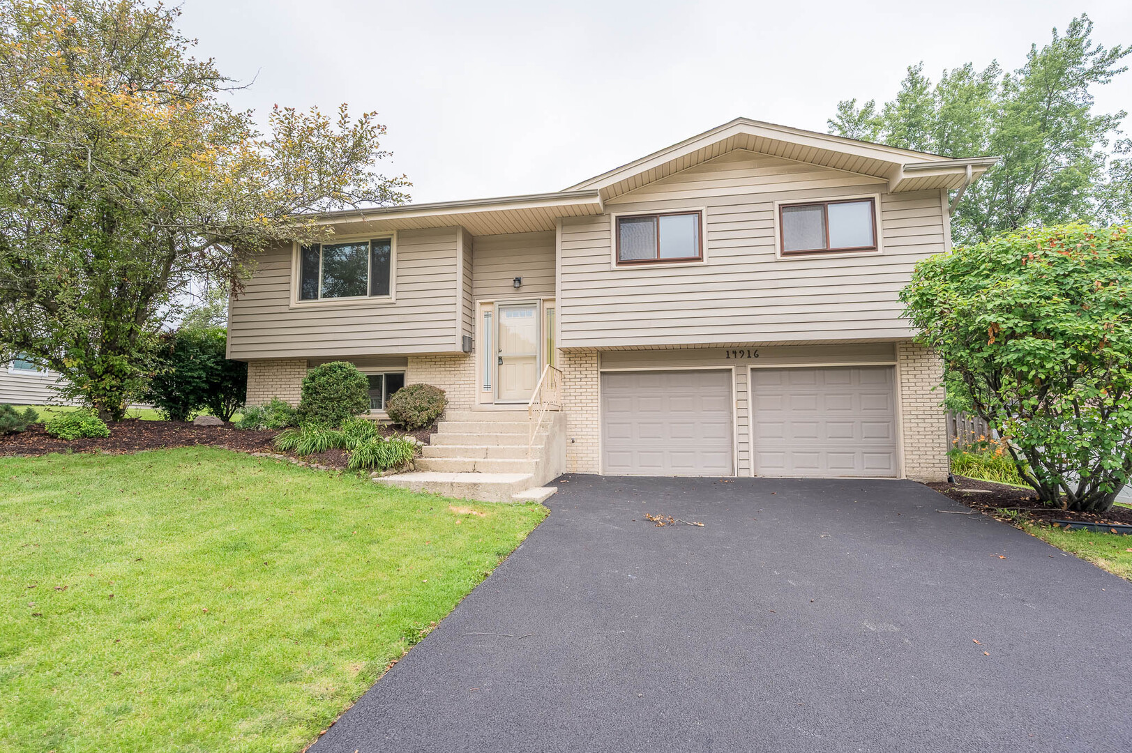 14916 Hopkins Court