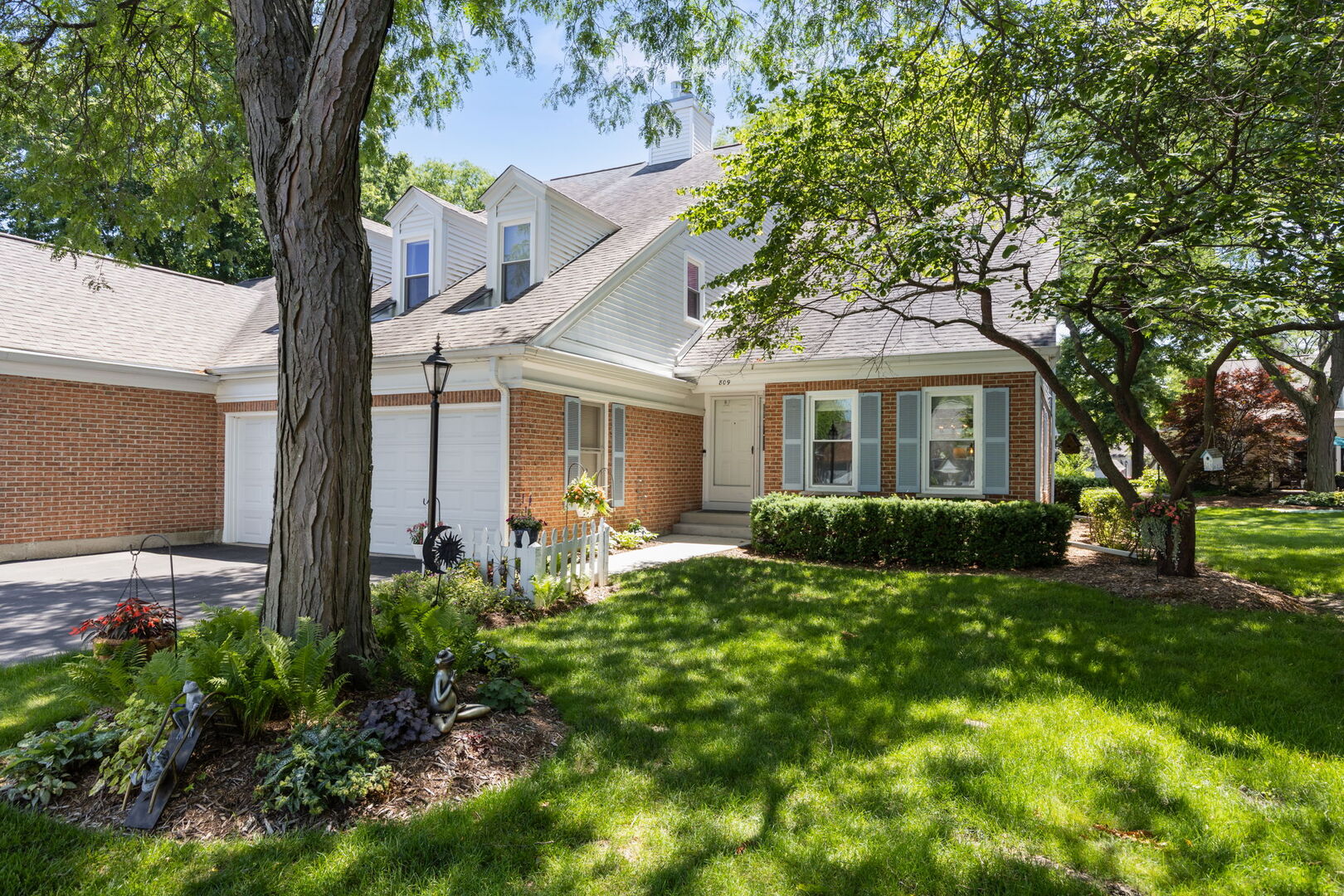 809 Willow Hills Lane
