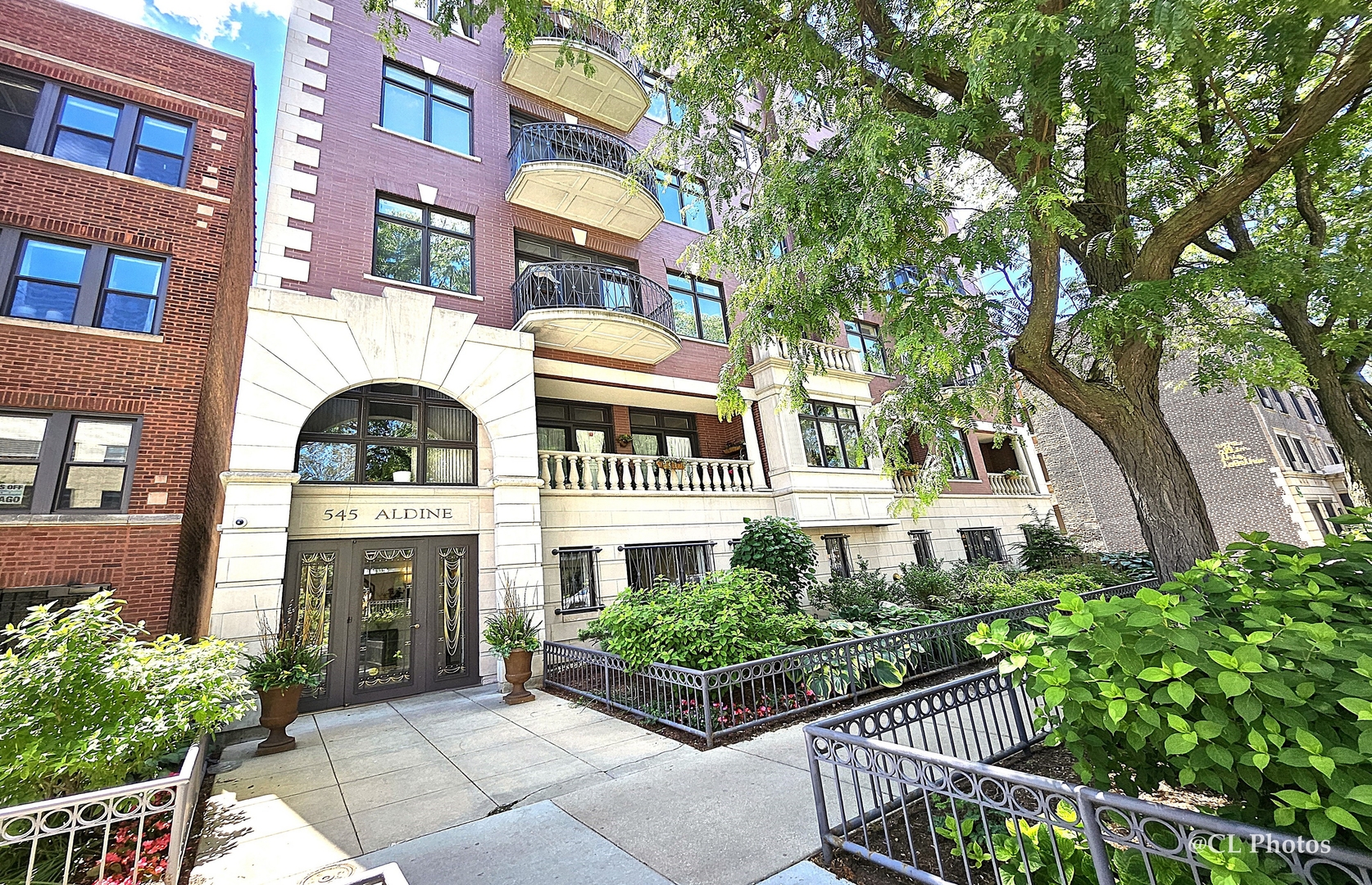 545 Aldine Avenue