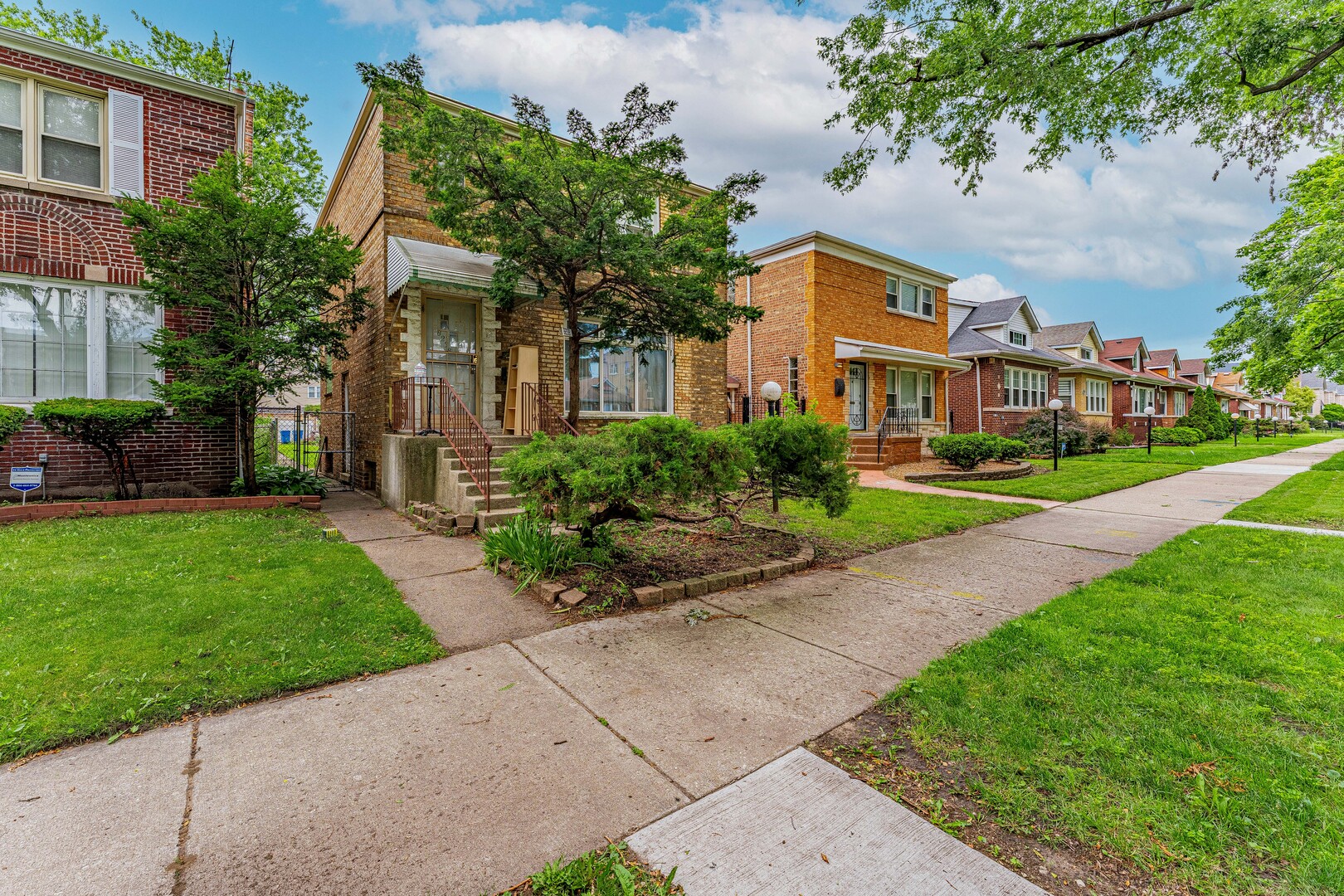 8238 Prairie Avenue