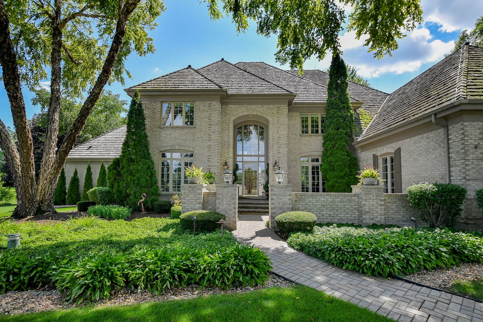 38W601 CLUBHOUSE Drive