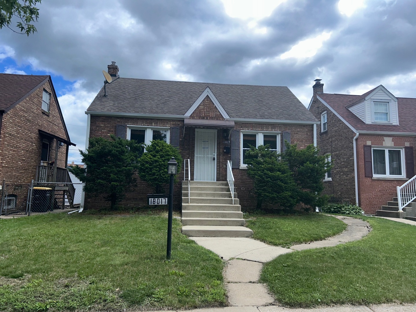 18017 Oakwood Avenue