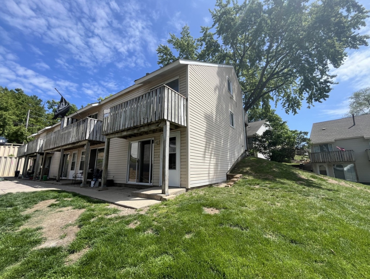 81 MAUDE Avenue