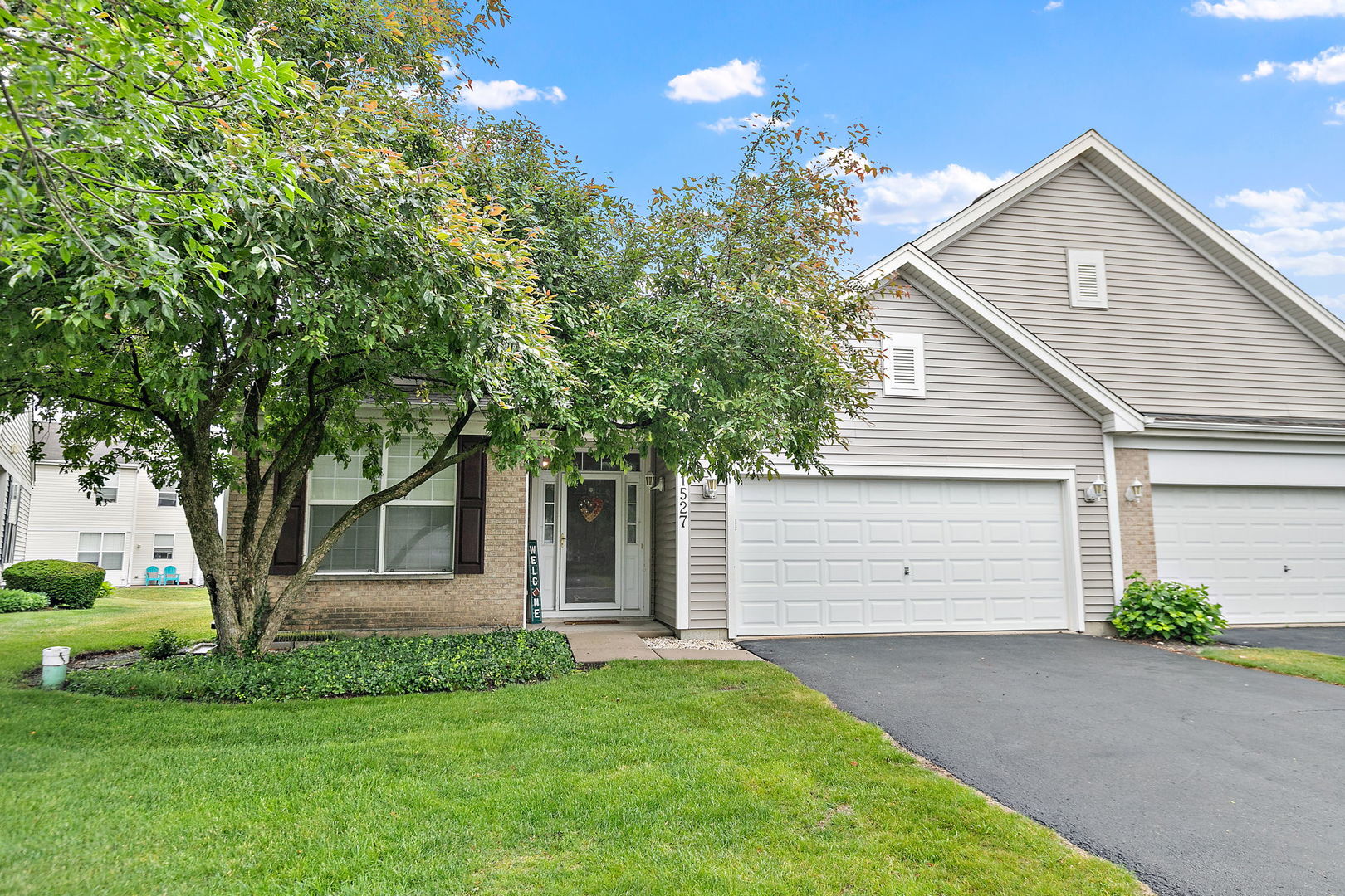 1527 Waterside Drive