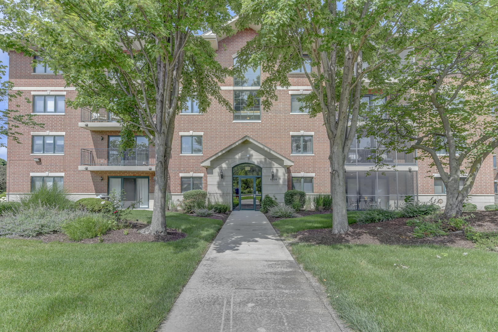 6810 Winding Trail