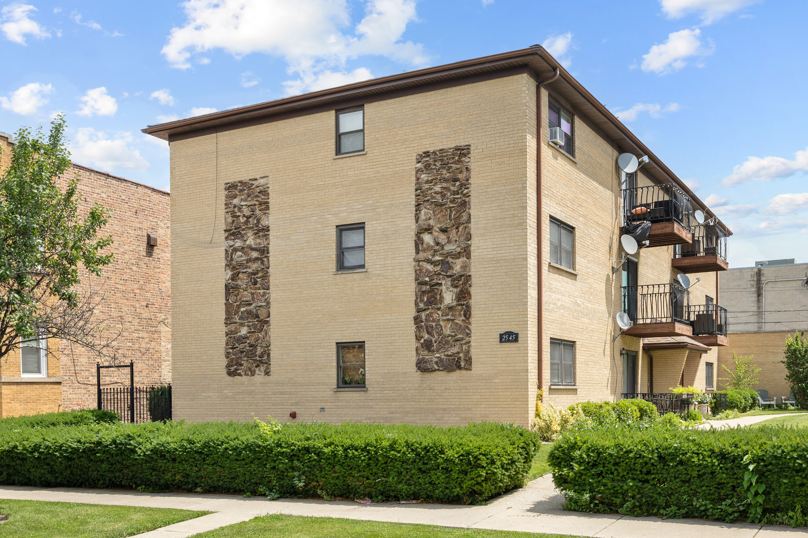 2545 72nd Court