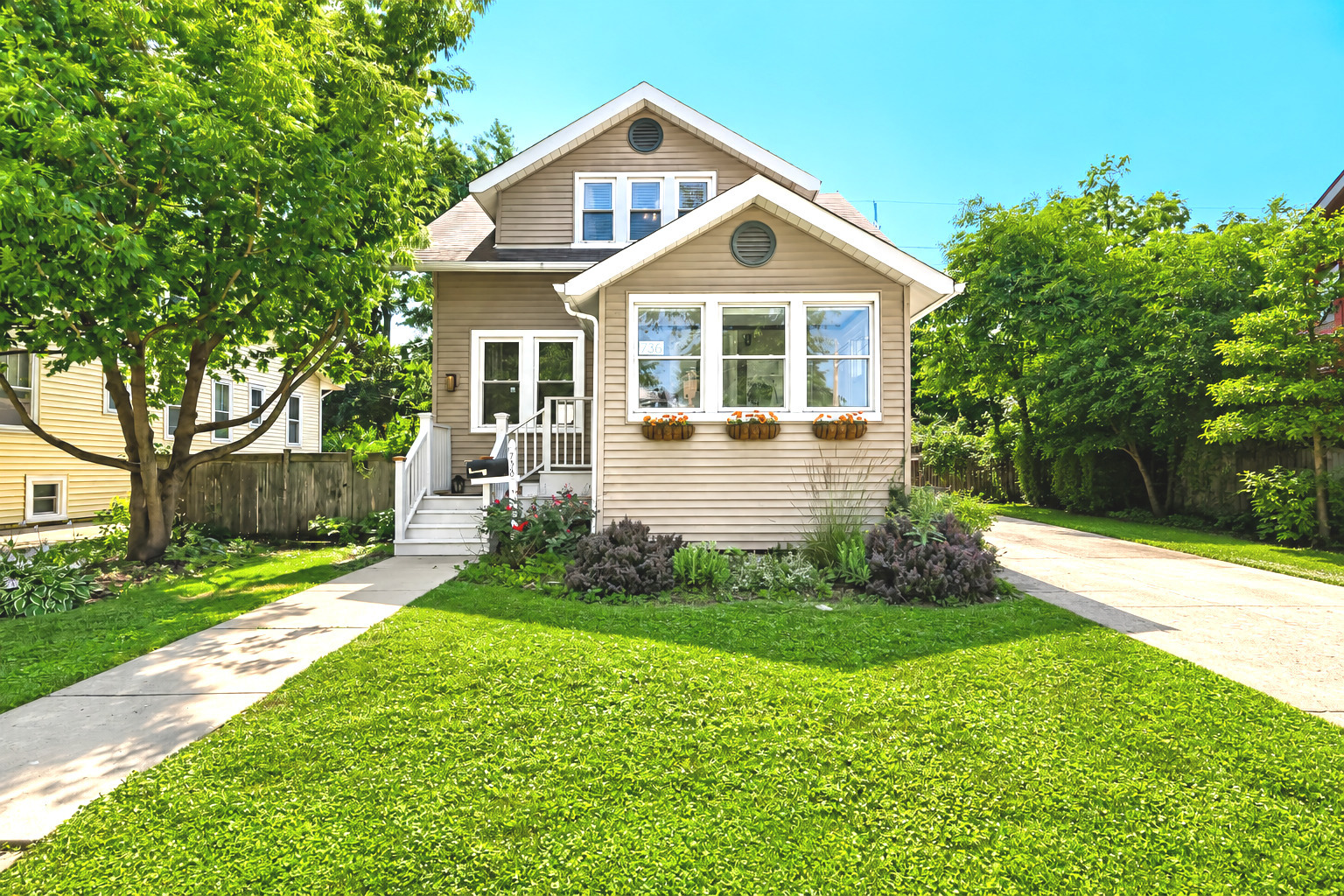 736 ARLINGTON Avenue
