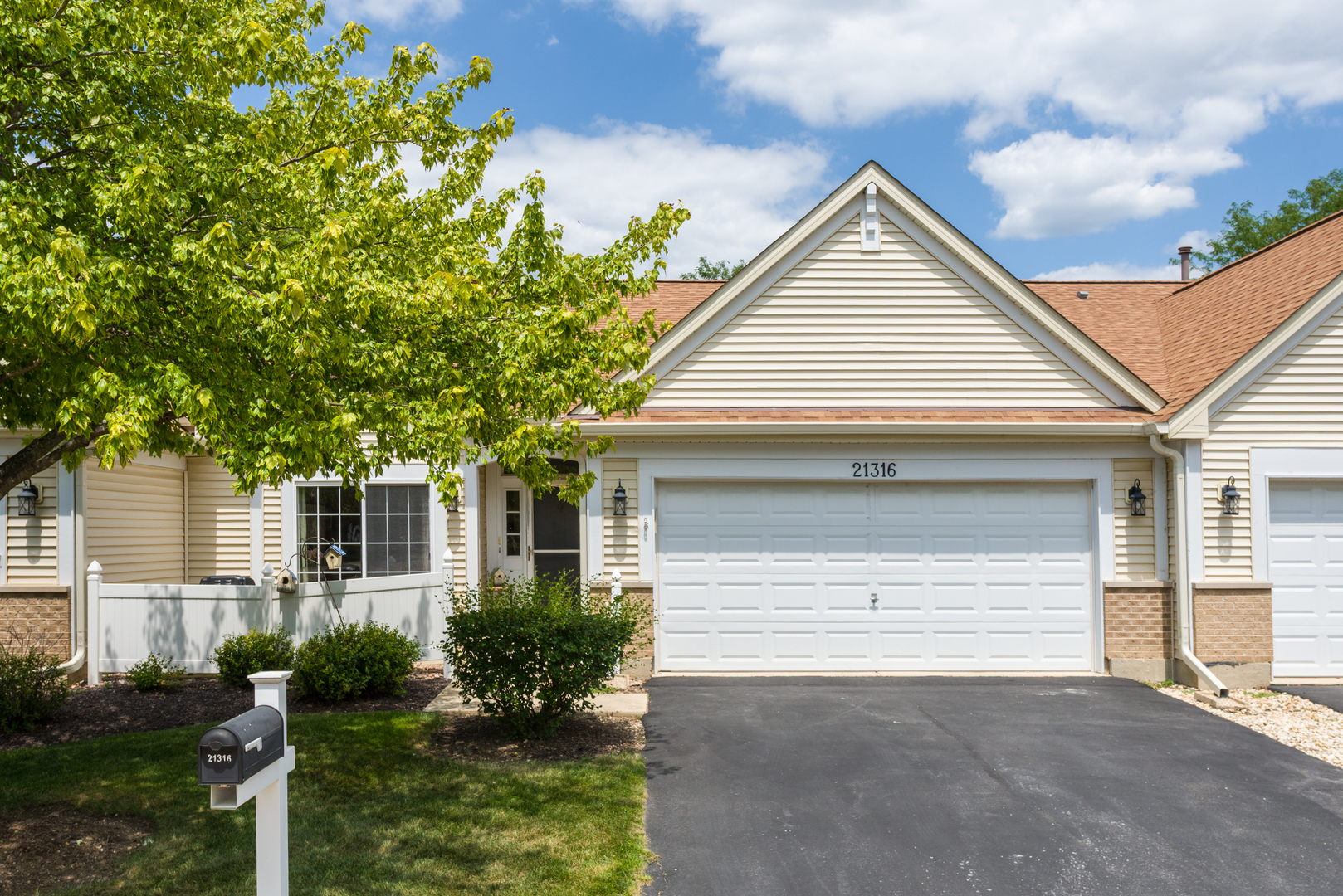 21316 Douglas Lane