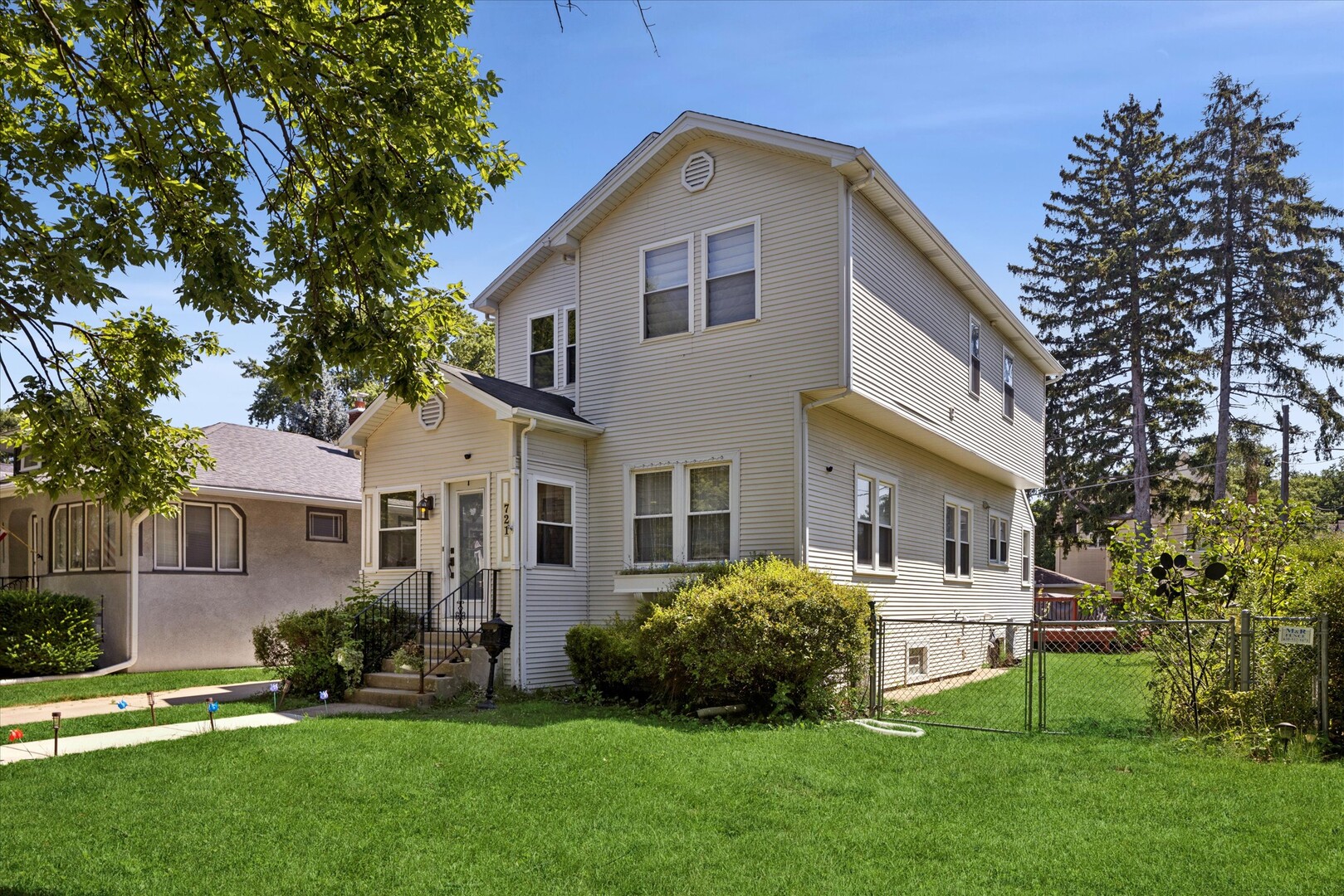 721 Brainard Avenue