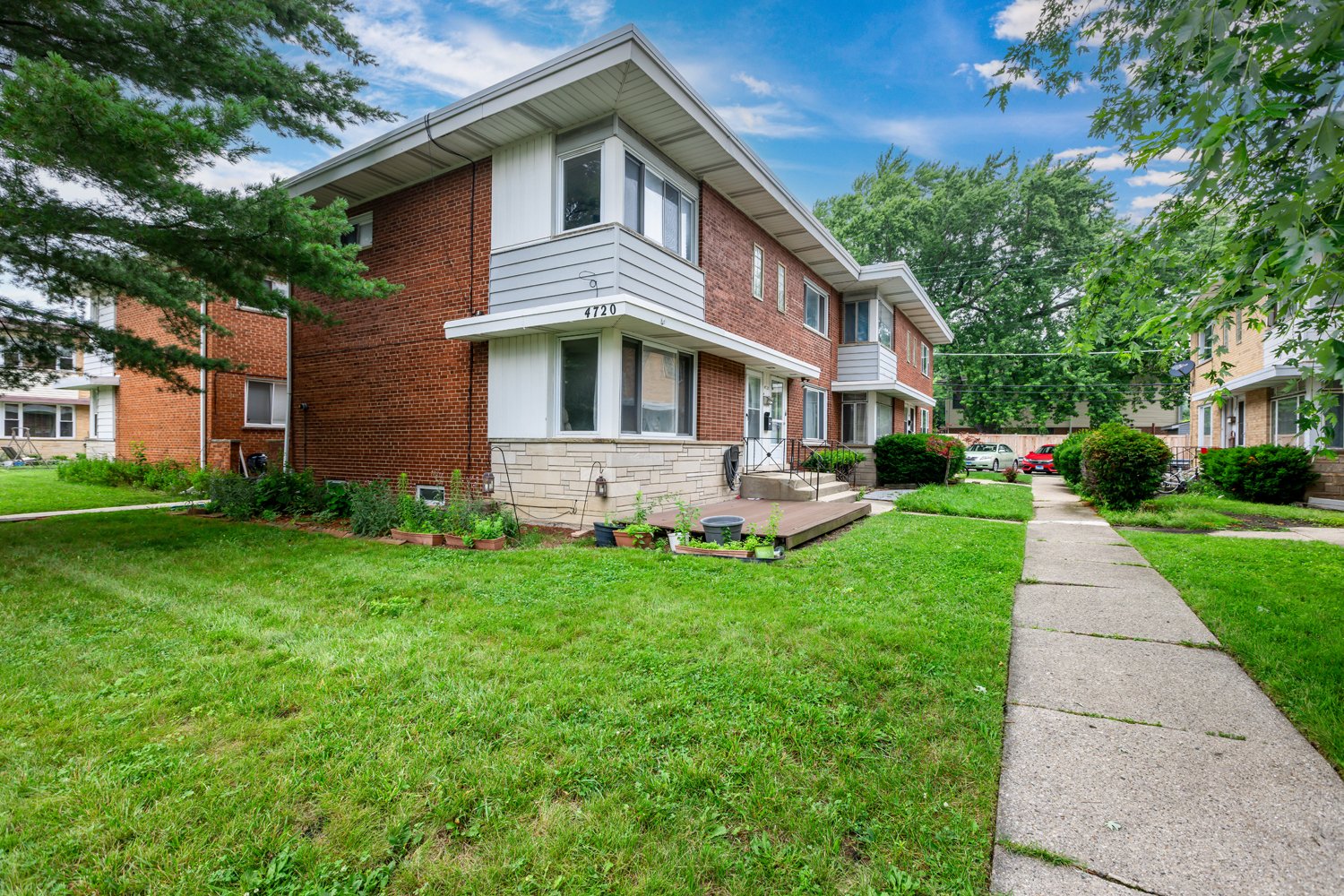 4720 Main Street