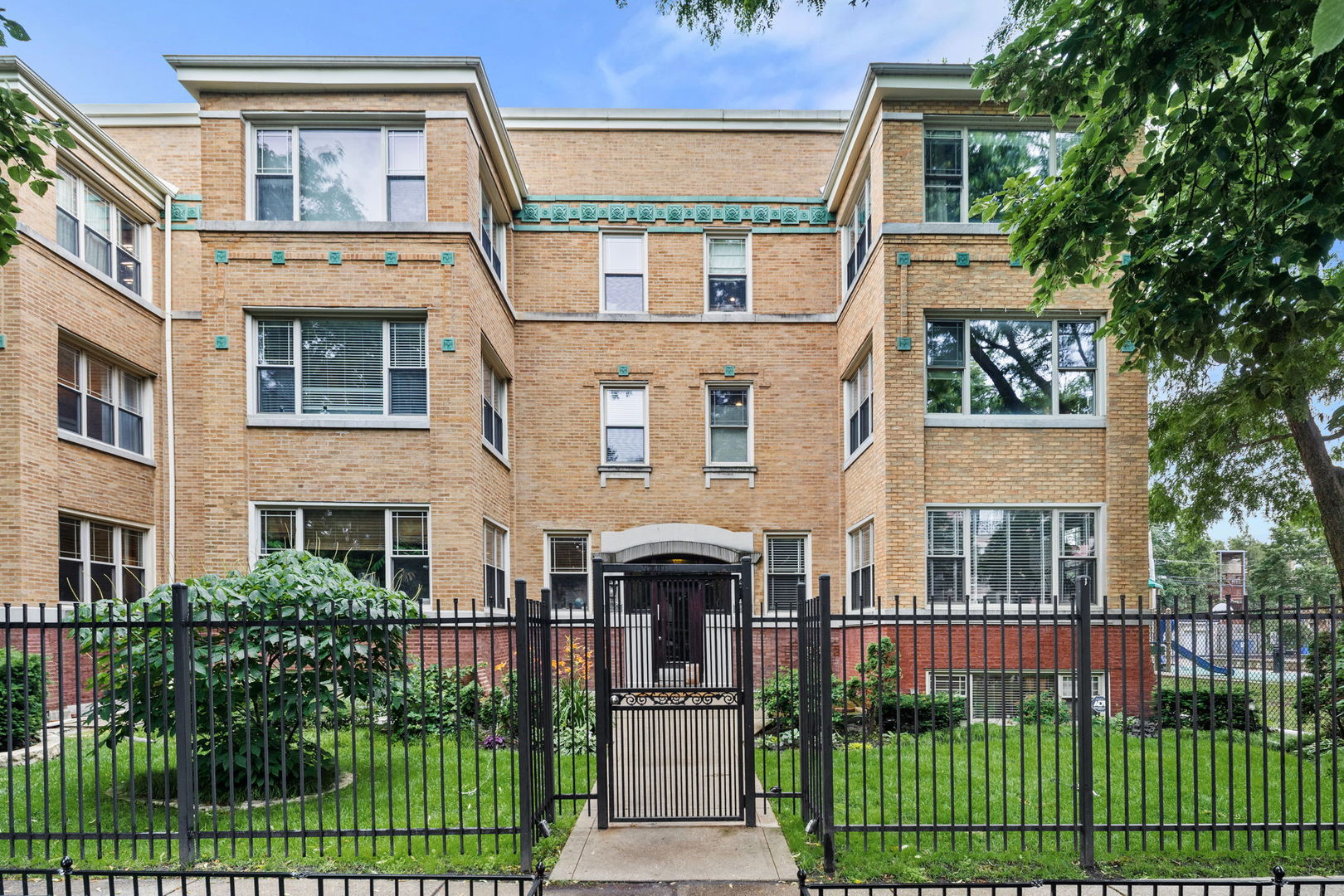 4447 Magnolia Avenue