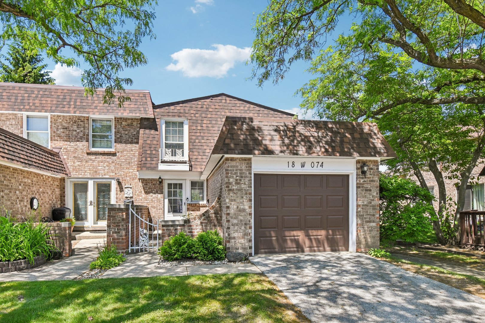 18W074 Jamestown Lane