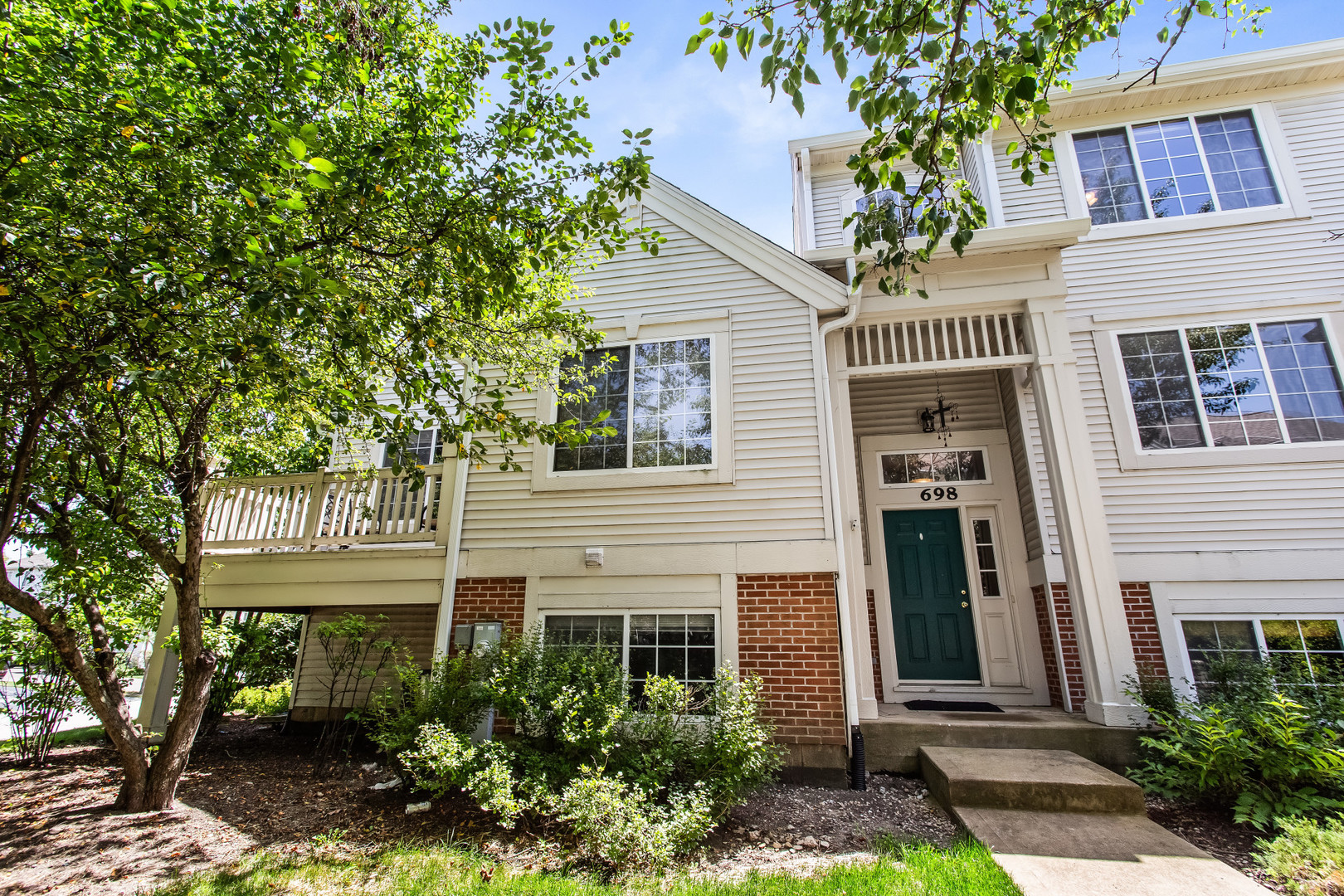 698 Rosehall Lane