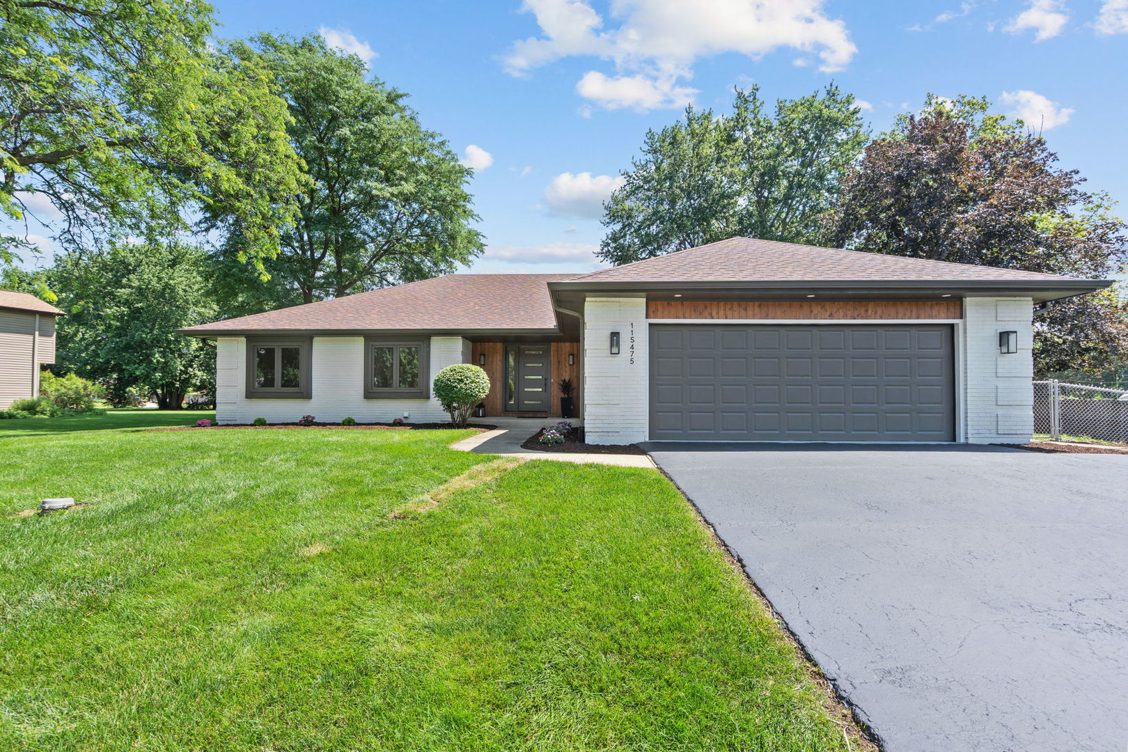 11S475 Walter Lane