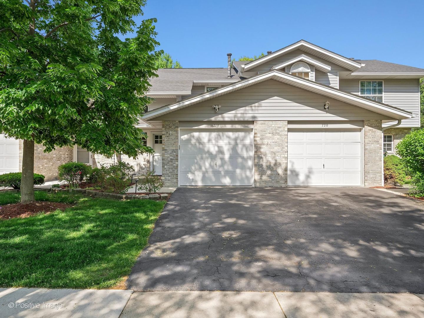 718 Tamarac Boulevard