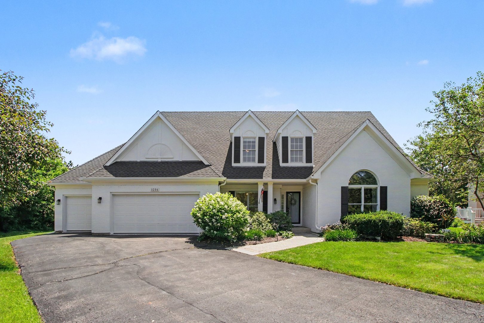 1204 Oakridge Court
