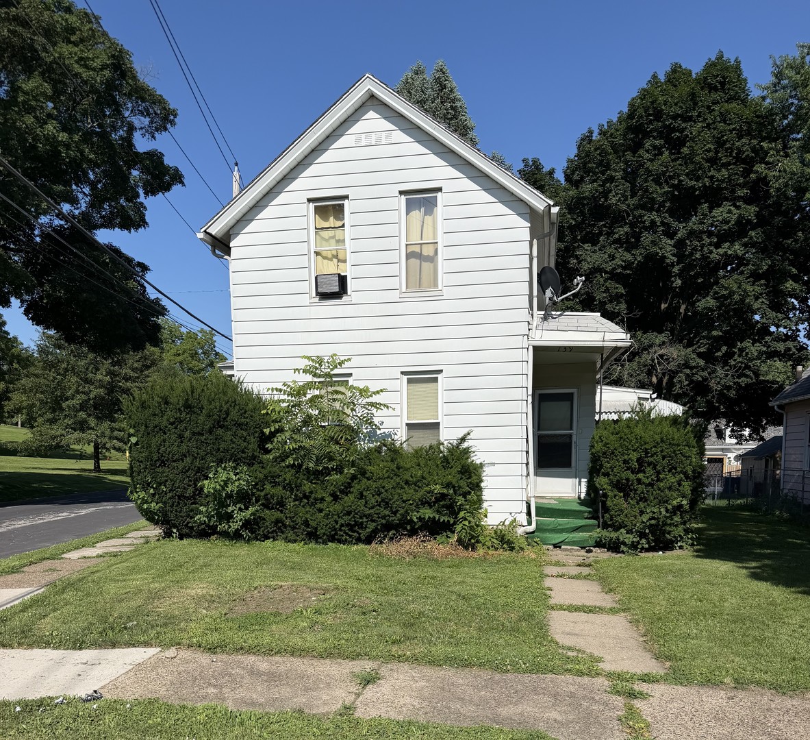 739 Howell Street