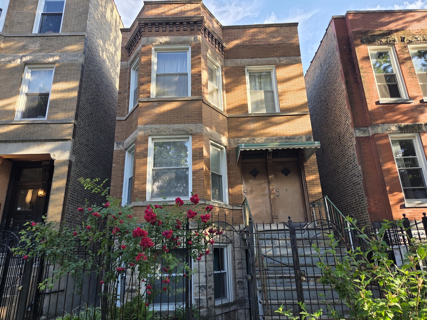 2507 WALTON Street